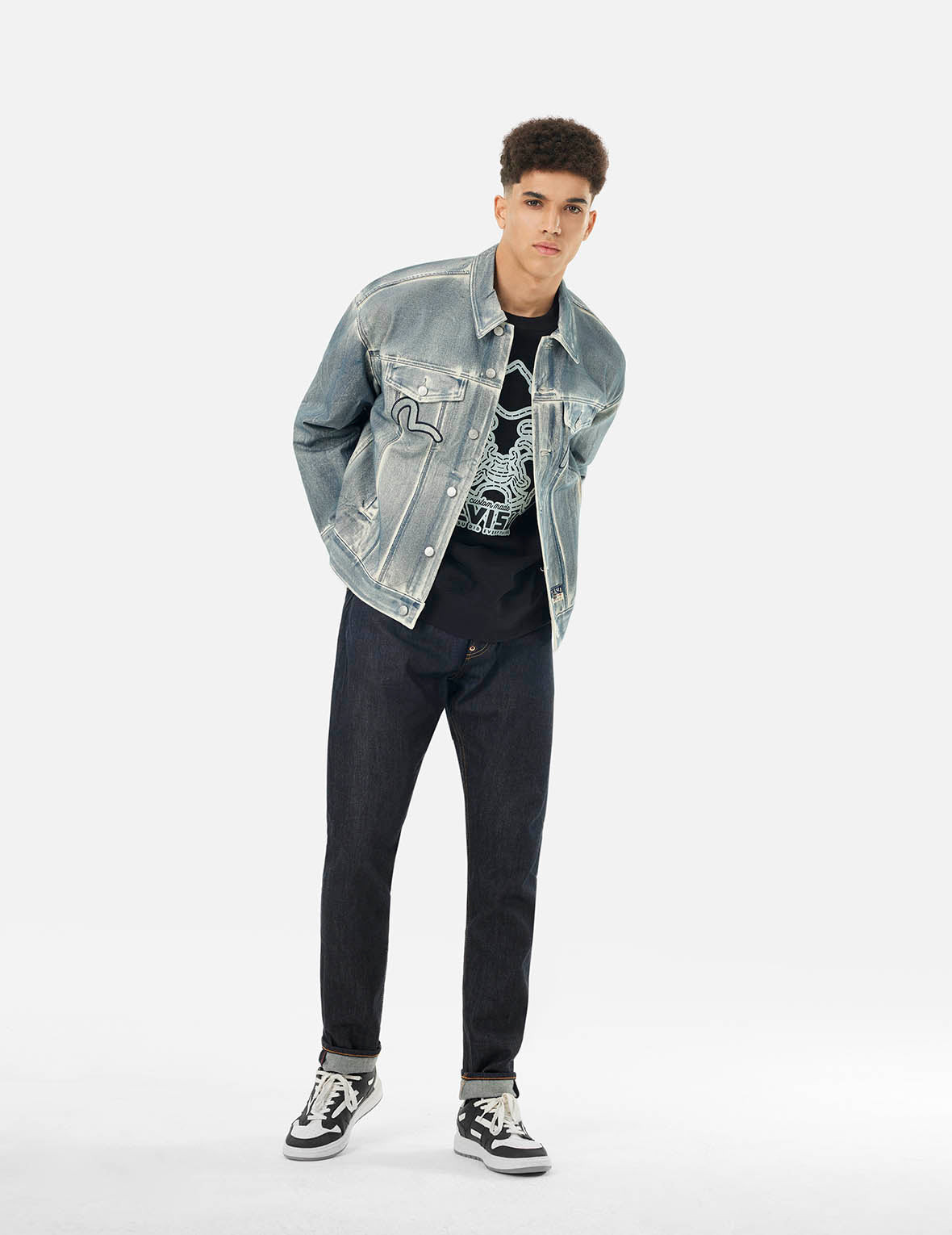 KAMON AND SEAGULL APPLIQUÉ WITH RUBBING PRINT FASHION FIT DENIM JACKET - 6