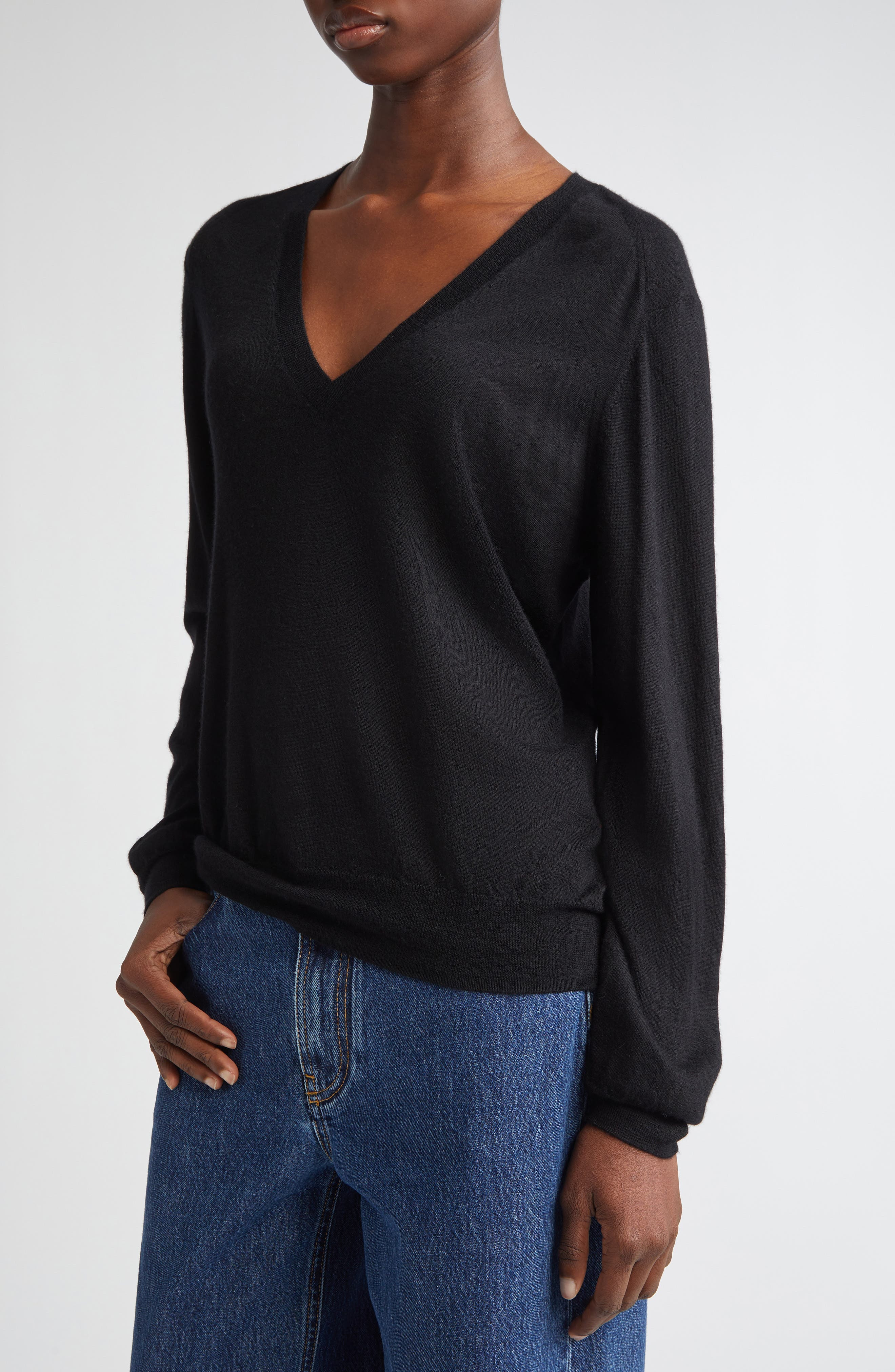 LOULOU DE SAISON Julio Thin Cashmere V-Neck Sweater in Black at Nordstrom - 4