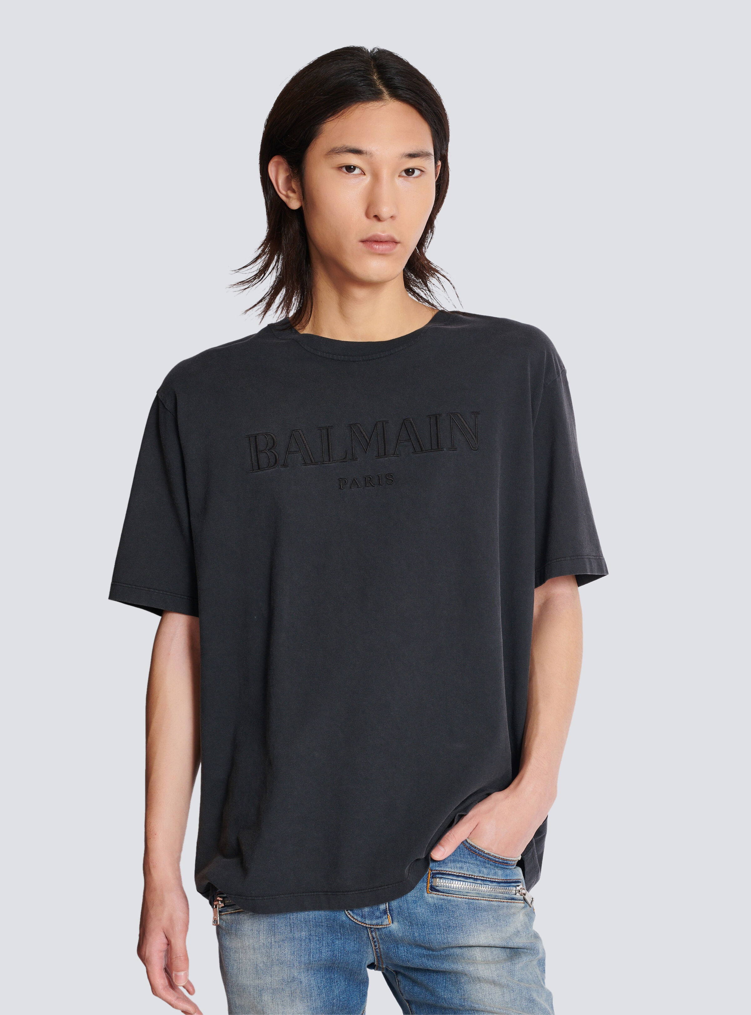 Loose T-shirt with vintage Balmain embroidery - 6