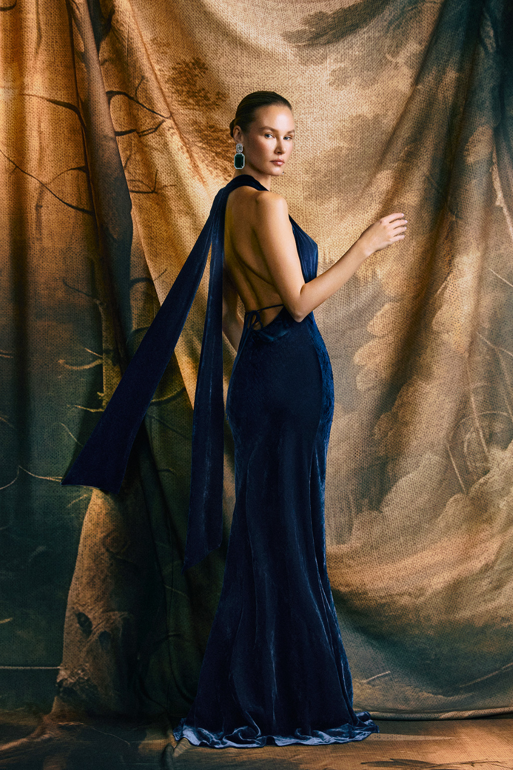 PEARL VELVET GOWN - 2