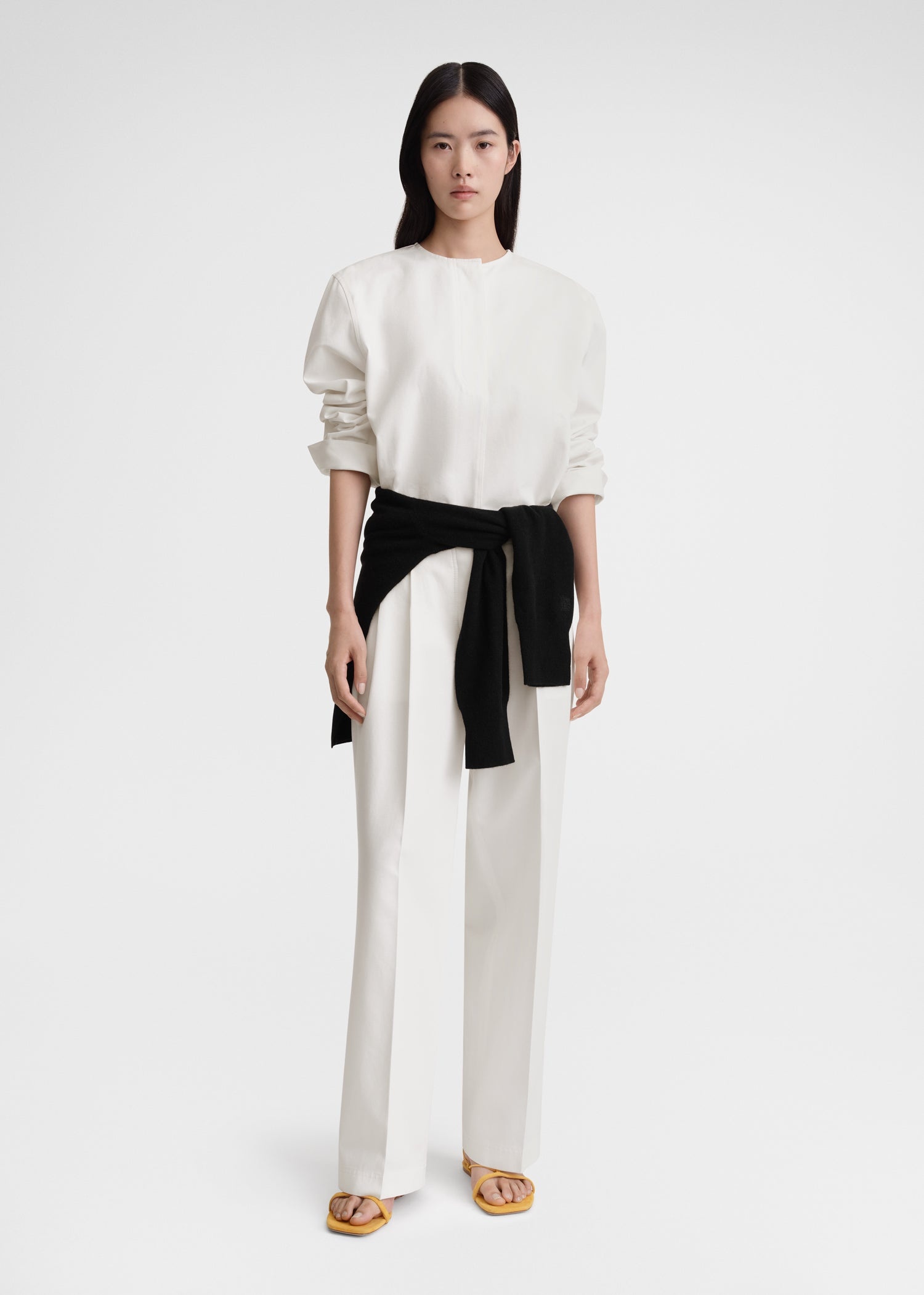 toteme トーテム ラッフル コットン ポプリン シャツ ホワイト Totême Collarless cotton-twill shirt white | REVERSIBLE