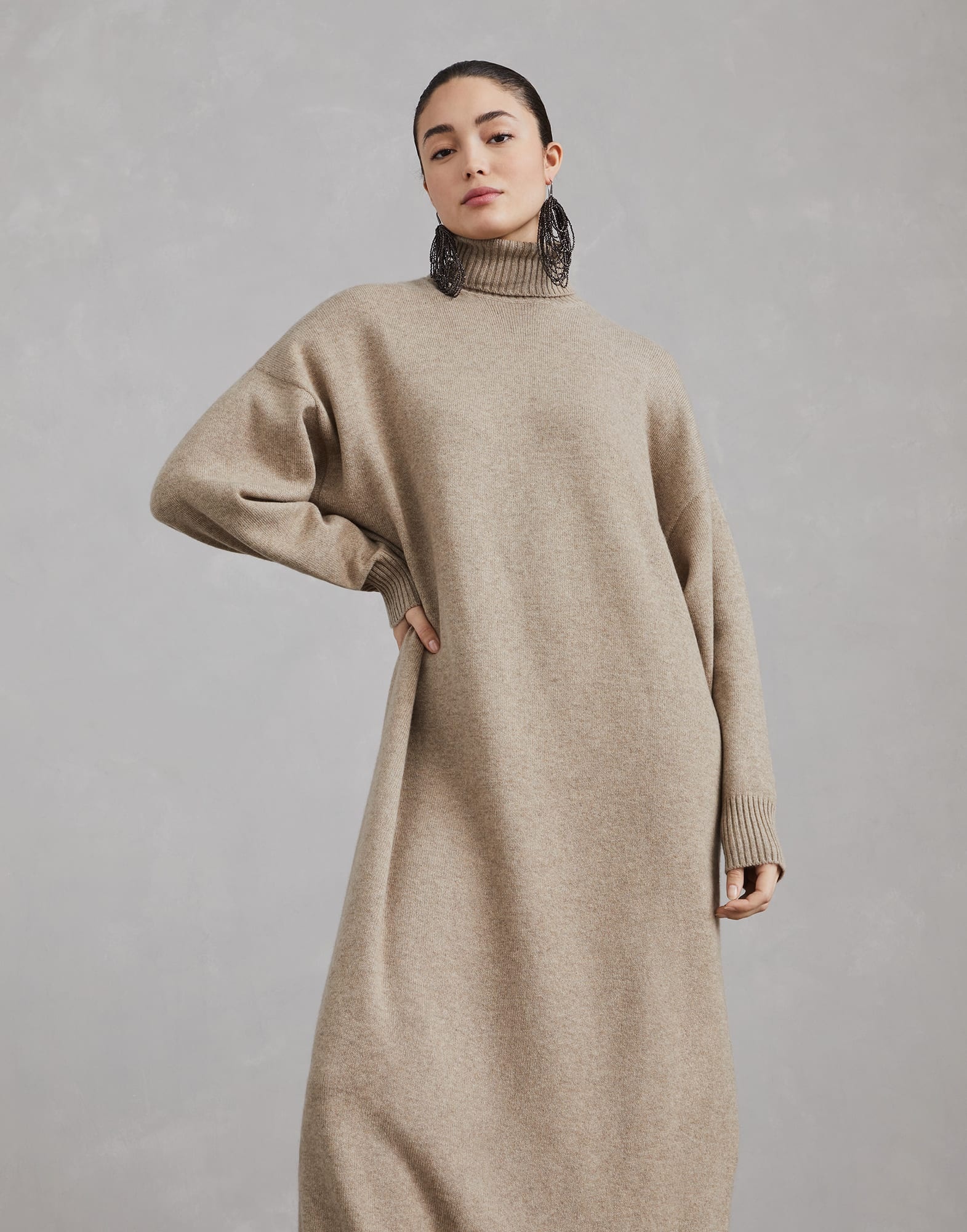 Cashmere knit dress with monili - 4