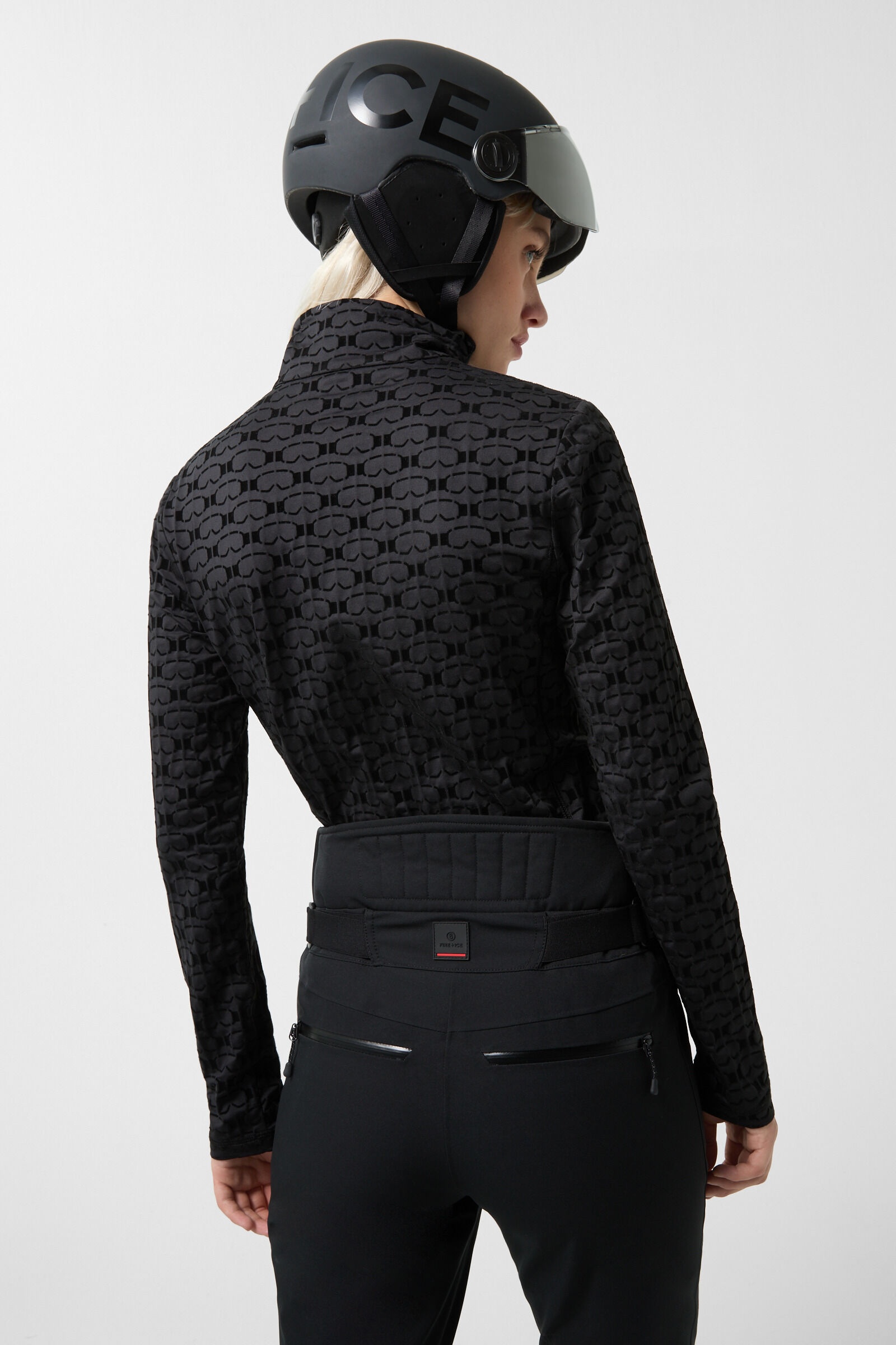 Margo First layer in Black - 3