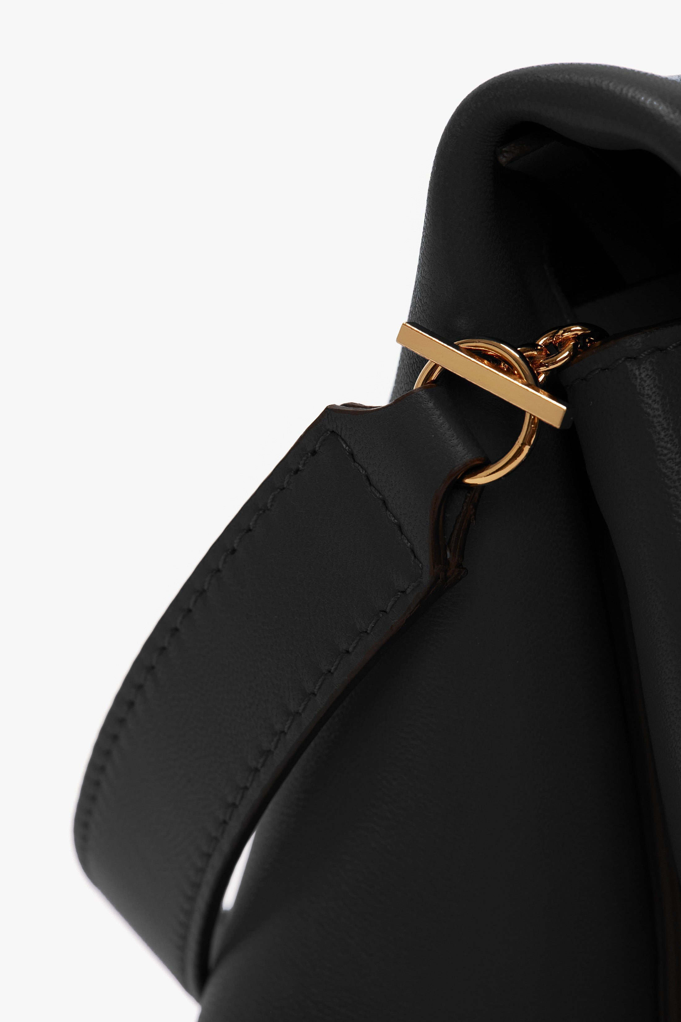 Chain Pouch with Strap In Black Leather - 5