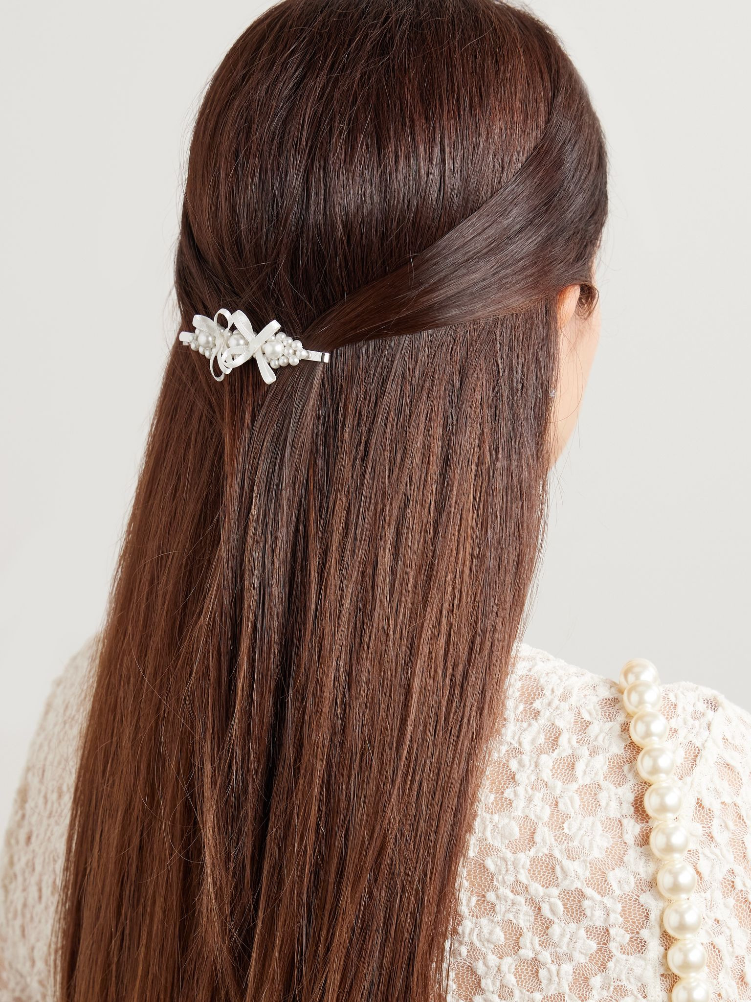 Bow-detailed silver-tone faux pearl hair clip Ivory - 2