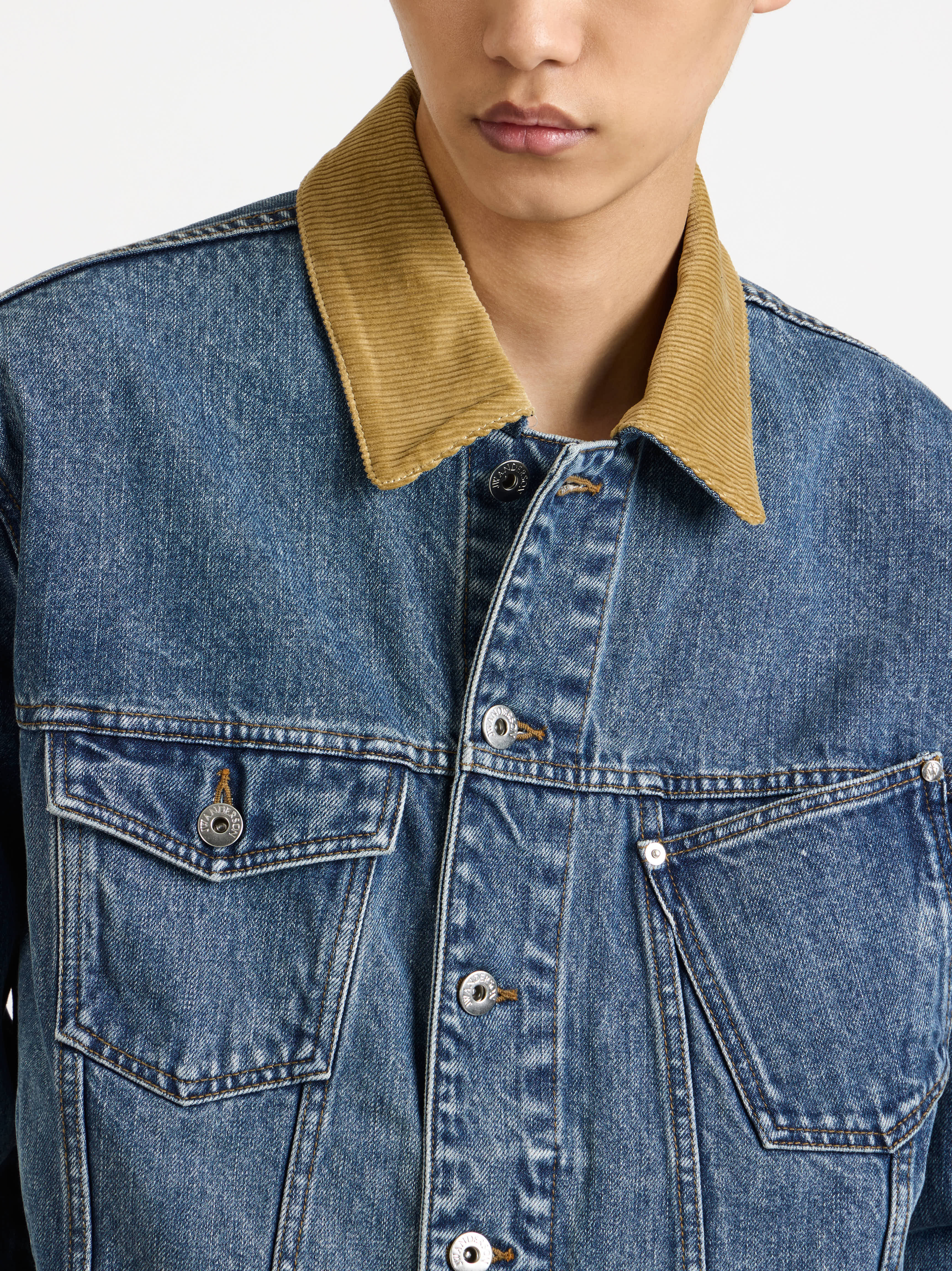 CORDUROY COLLAR DENIM JACKET IN MID-BLUE - 7