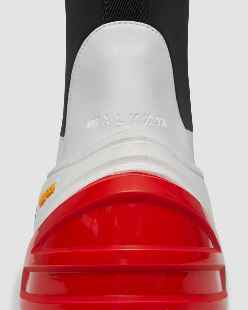 MID BOOT WITH VIBRAM SOLE 8