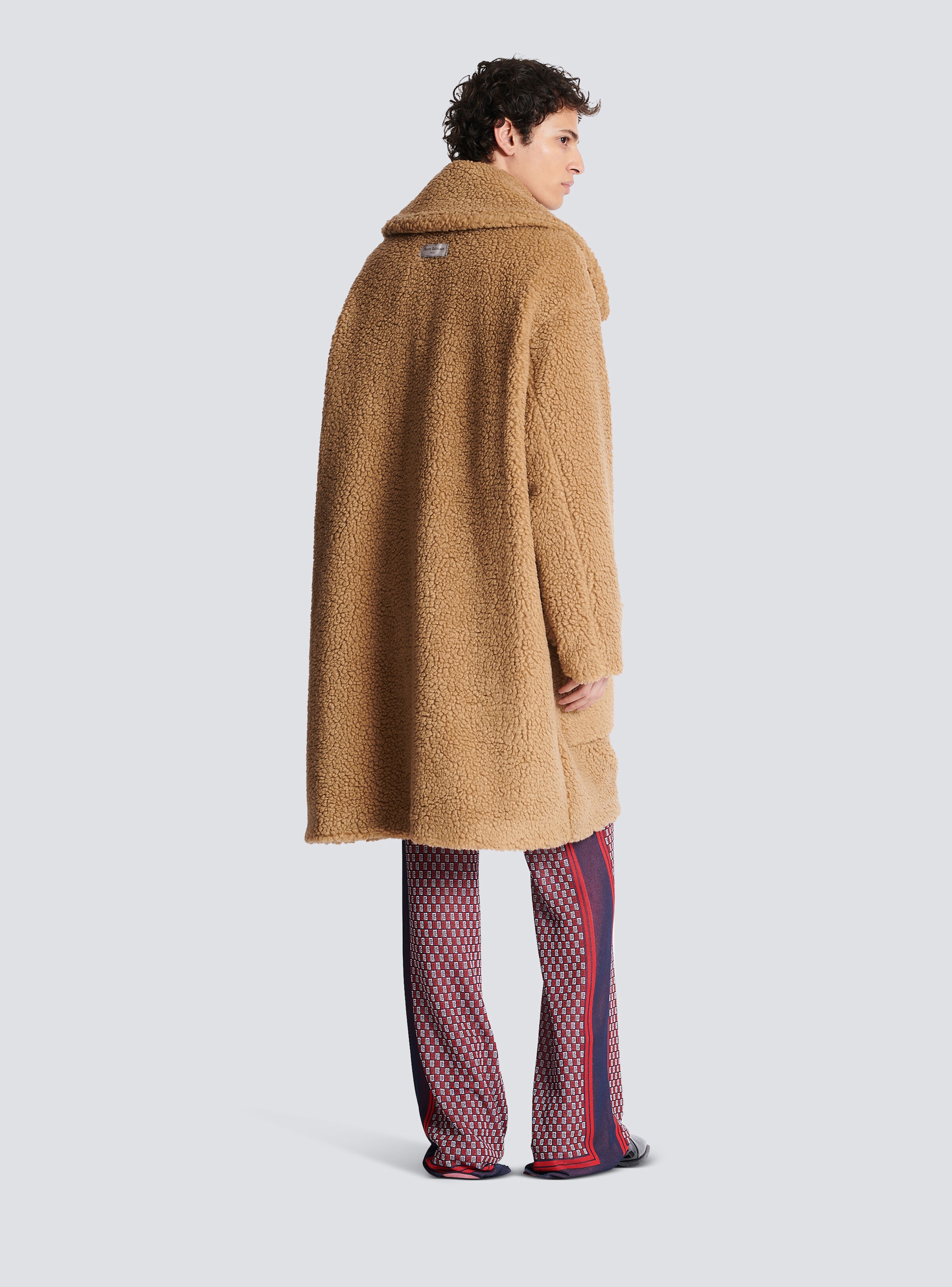 Long double-breasted buttoned coat - 4