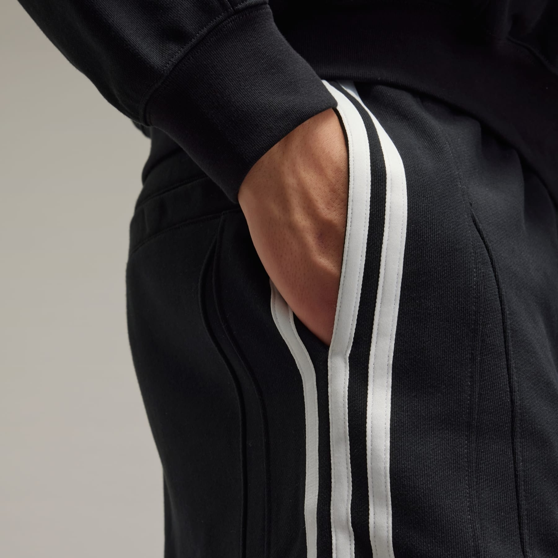 Y-3 M French Terry Cutline Shorts - 8