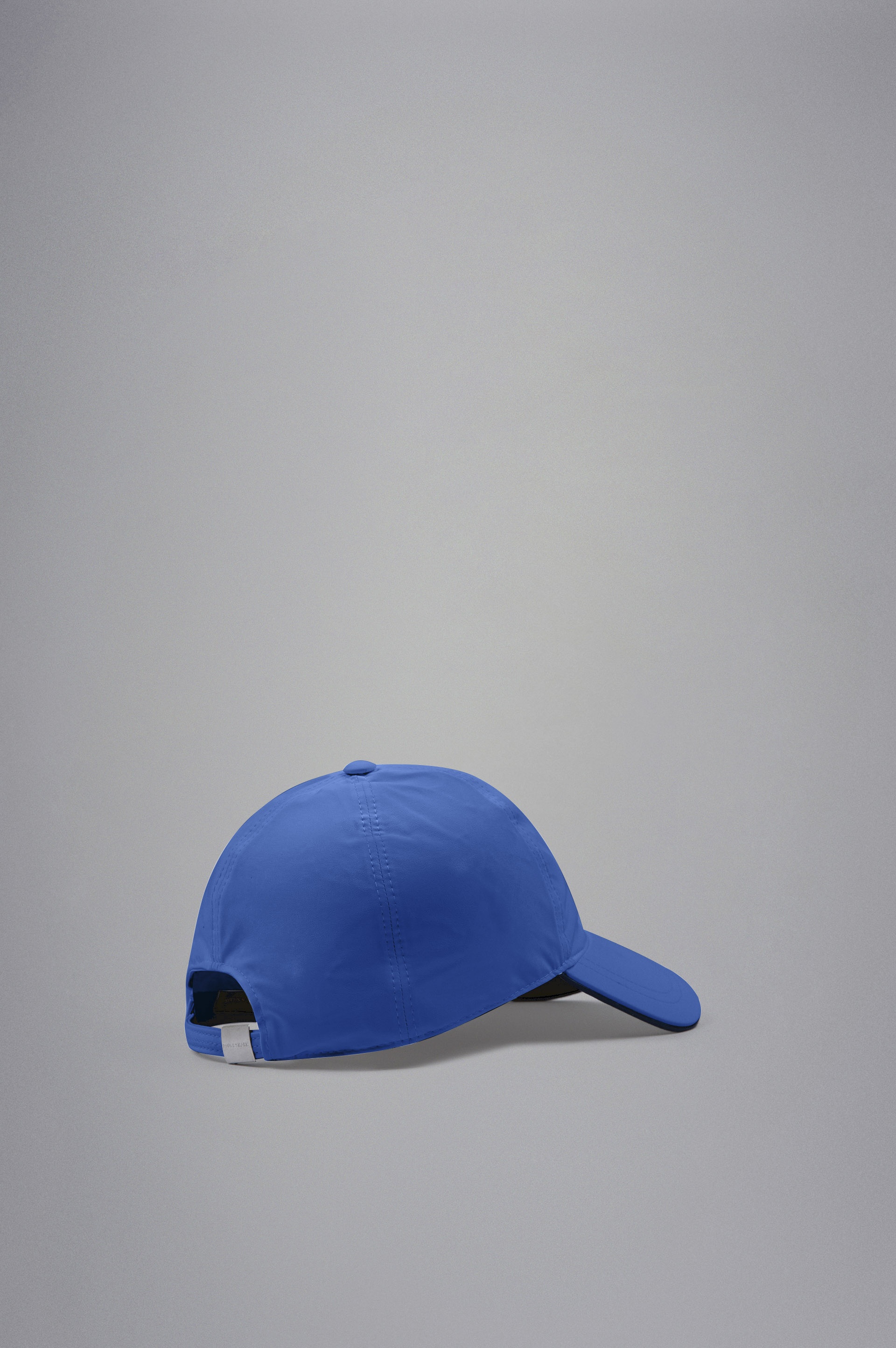 BASEBALL CAP WITH EMBLEM - 3
