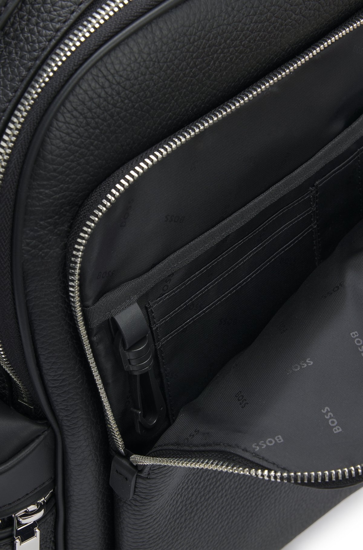 MULTI-POCKET BACKPACK IN ITALIAN LEATHER WITH SIGNATURE TRIMS - 4