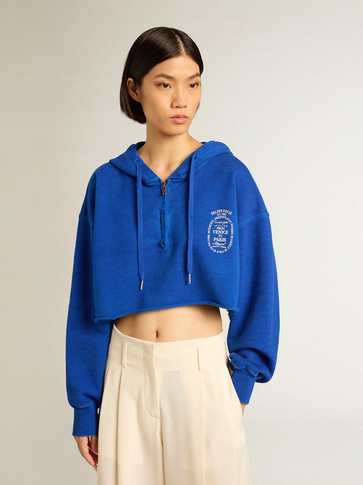 Blue cropped sweatshirt with zip fastening and hood - 6