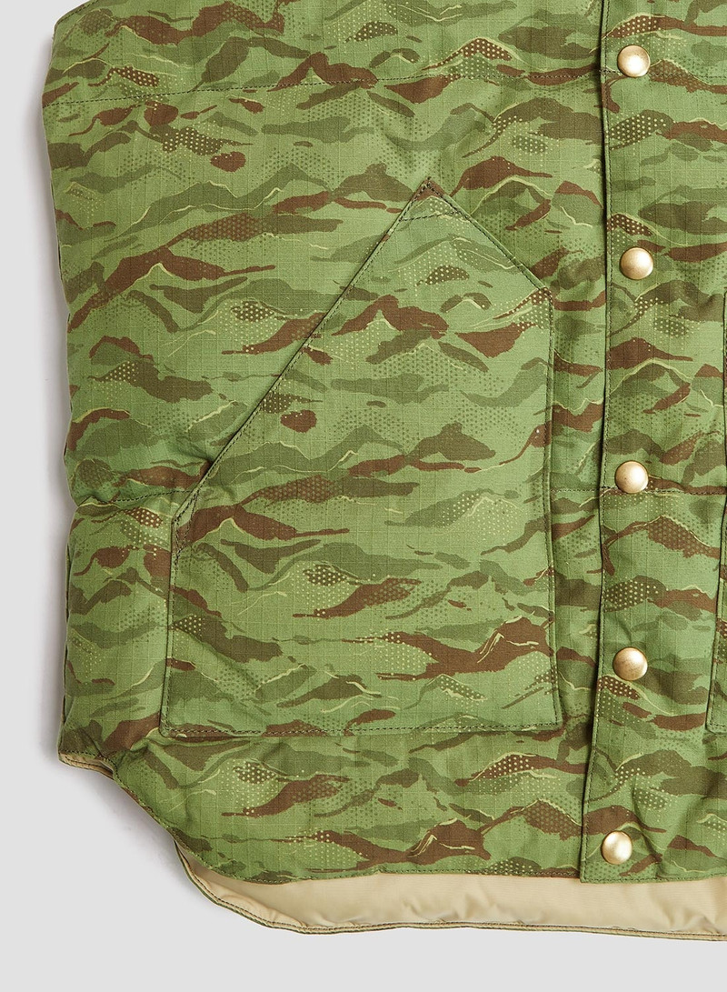 Rocky Mountain Featherbed x Nigel Cabourn Down Vest Mountain Camo in Green 10