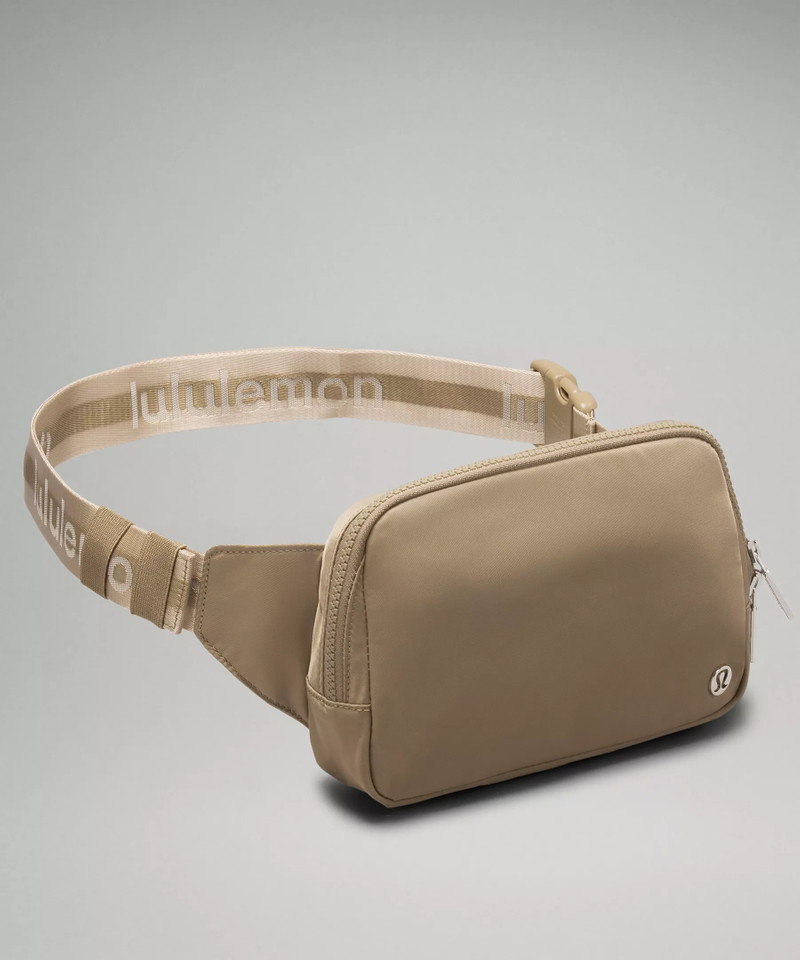 Everywhere Belt Bag Large 2L *Wordmark 4