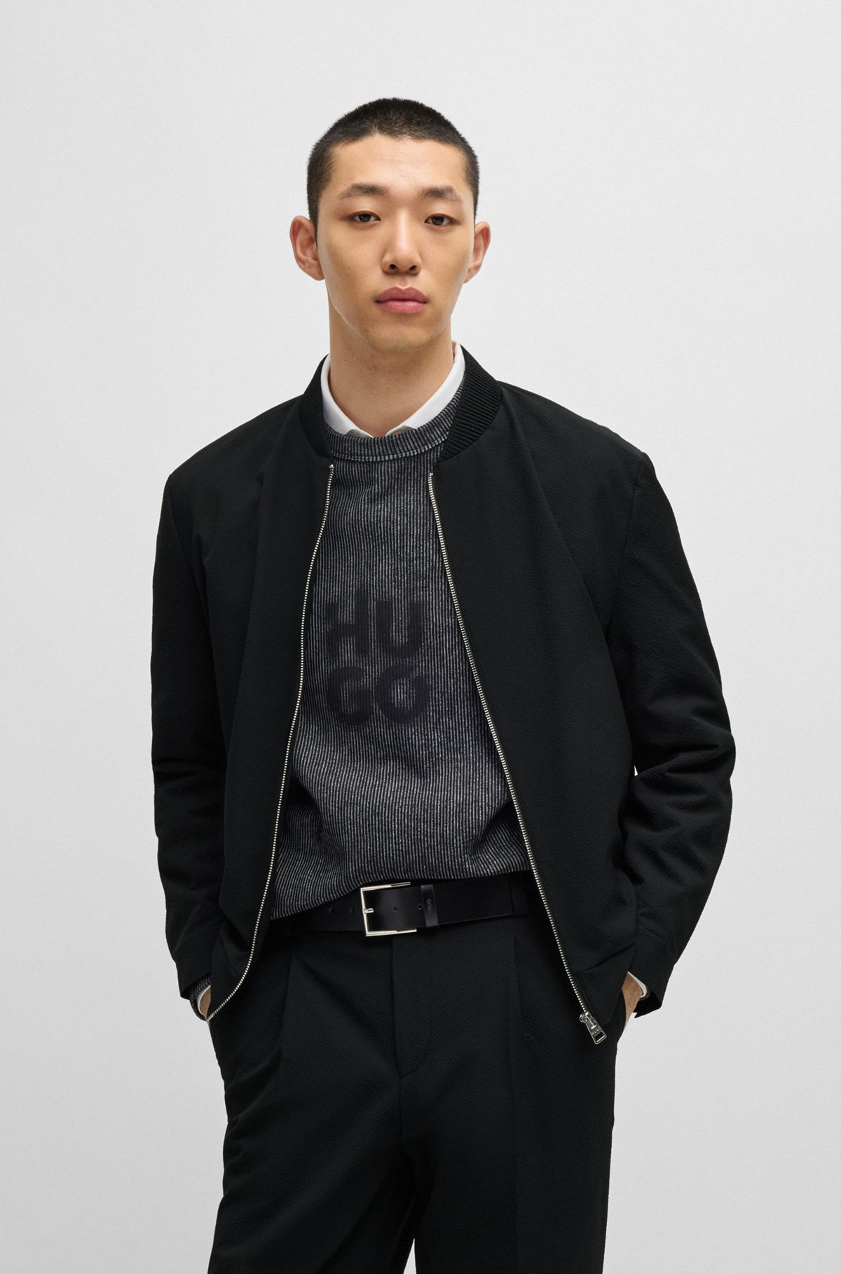 MODERN-FIT BLAZER IN WRINKLE-RESISTANT SEERSUCKER - 2