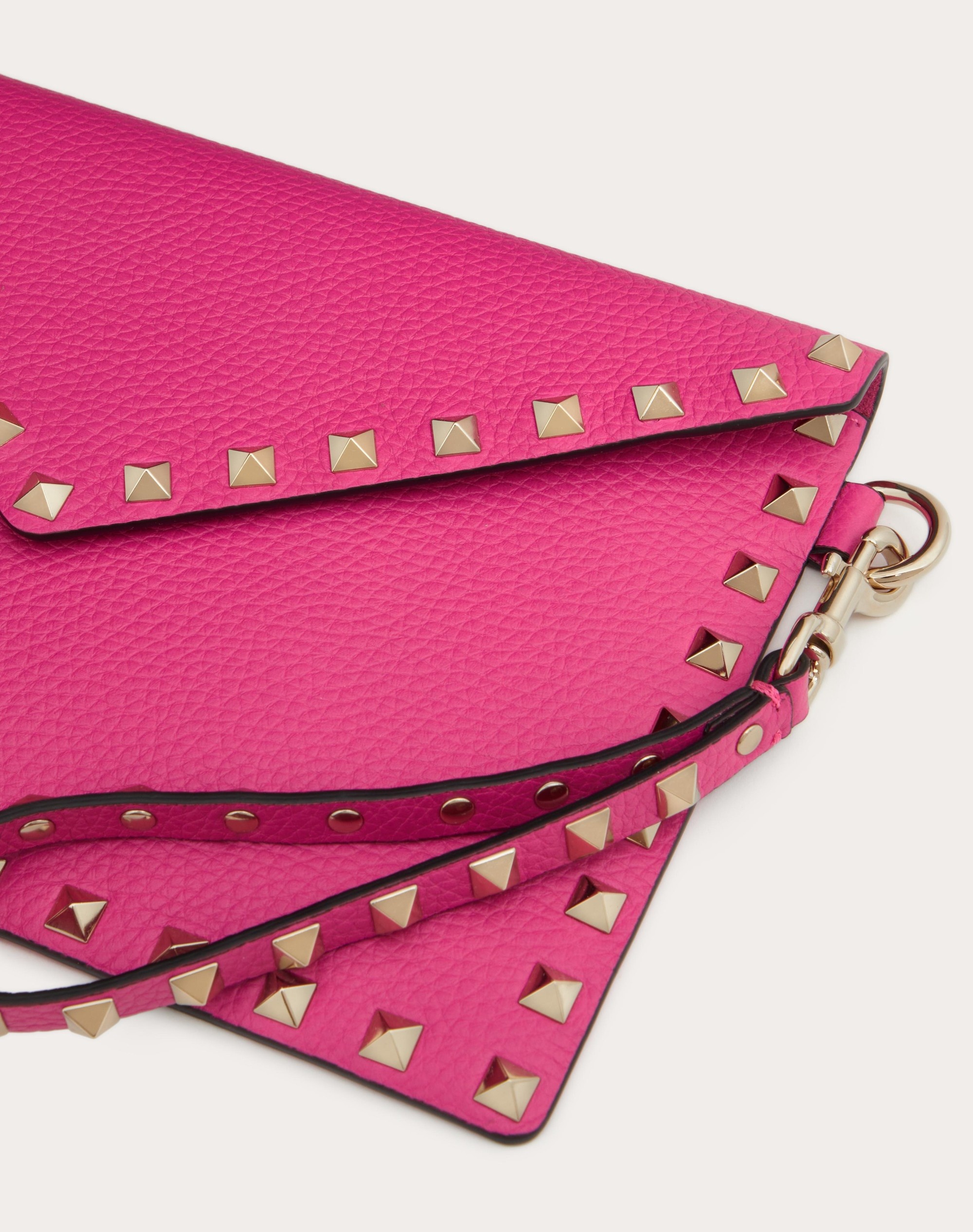 ROCKSTUD GRAINY CALFSKIN POUCH - 8