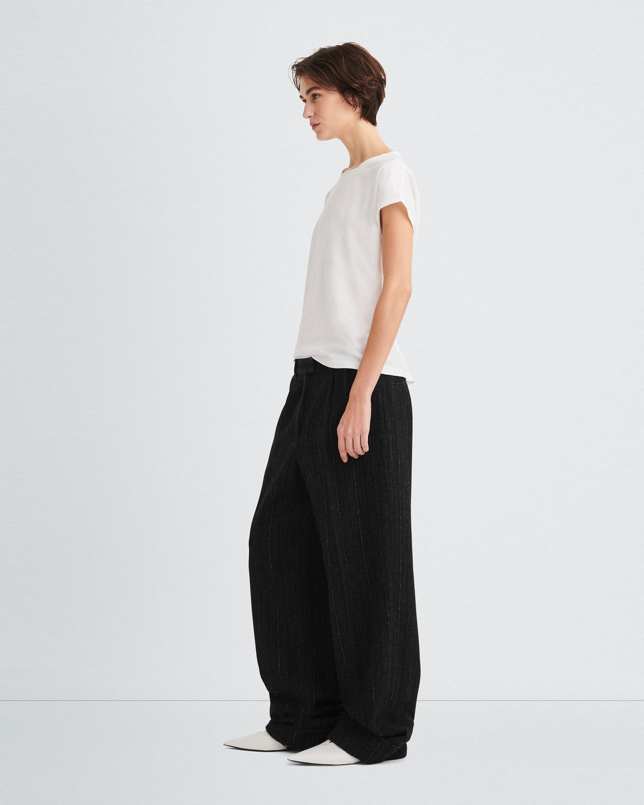 The Slub Pleated Tee
Organic Pima Cotton T-Shirt - 4