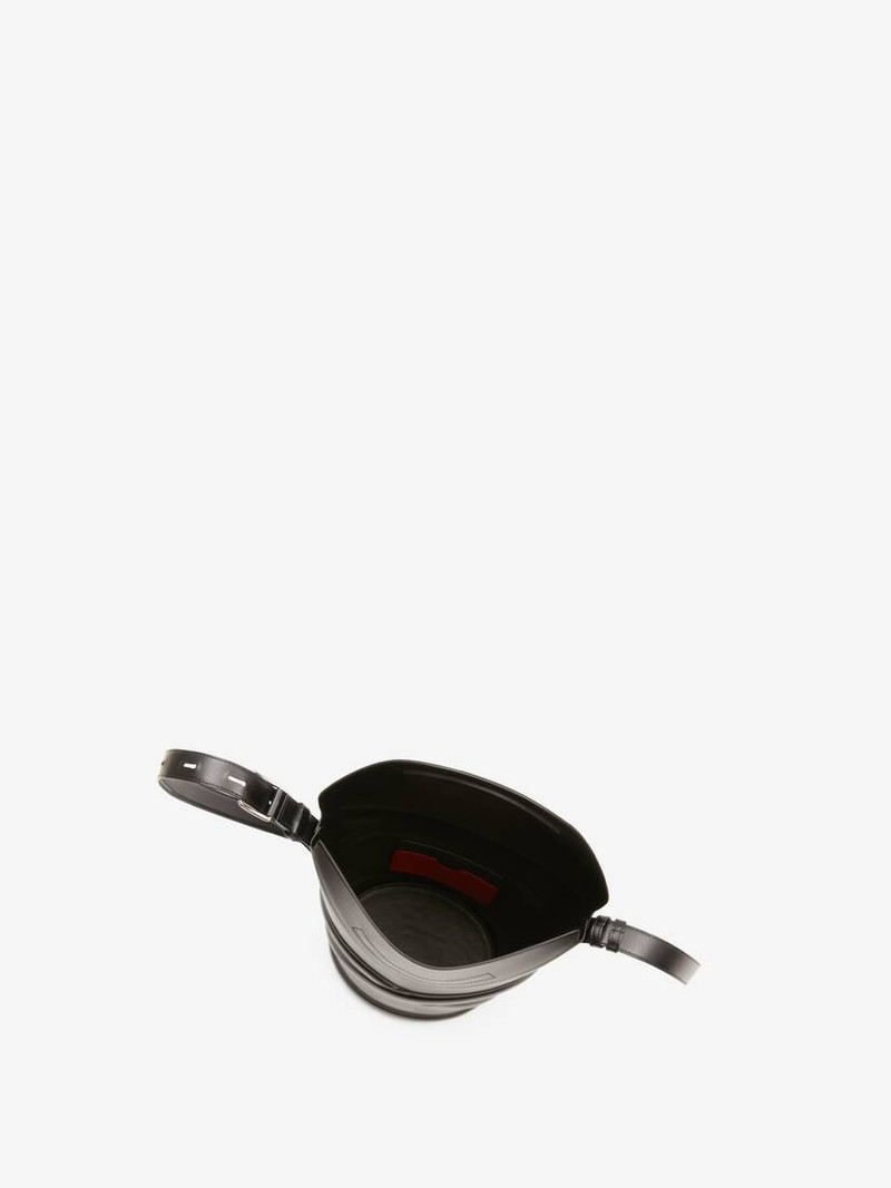 The Curve in Black 4