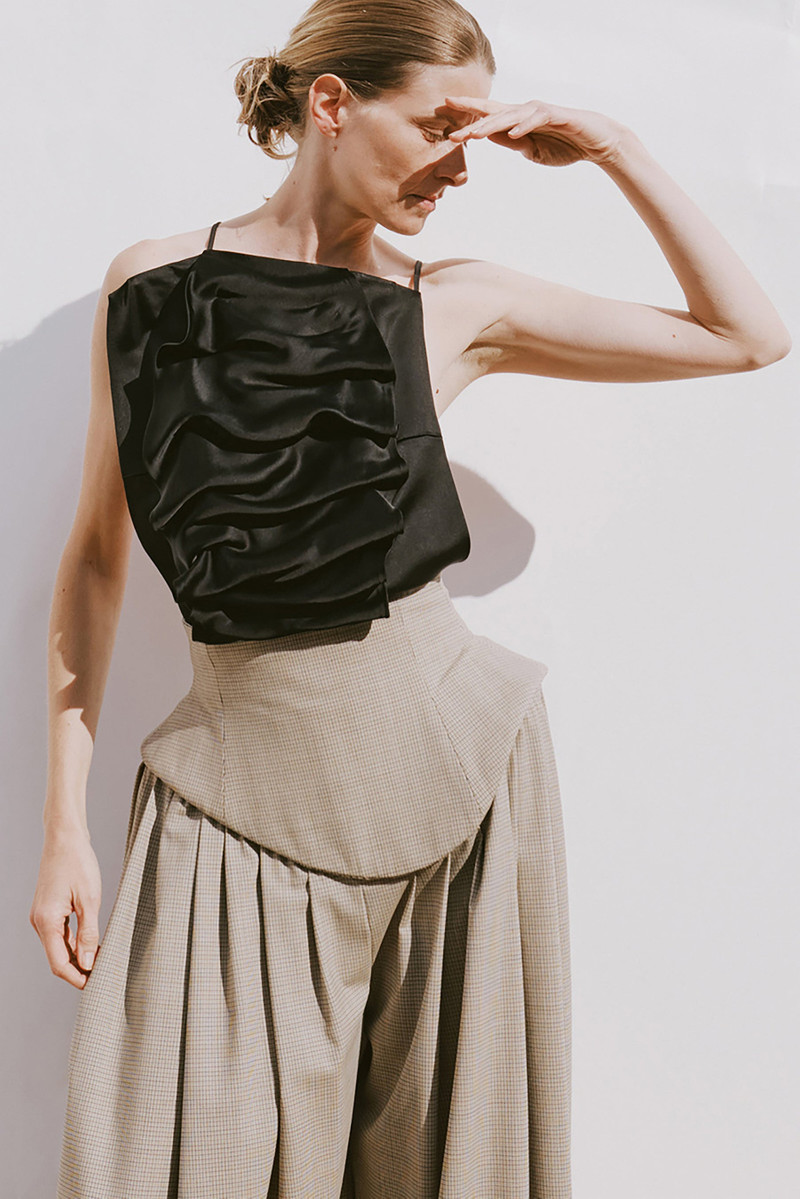 A.W.A.K.E. MODE OPEN BACK BIB-FRONT TOP BLACK outlook