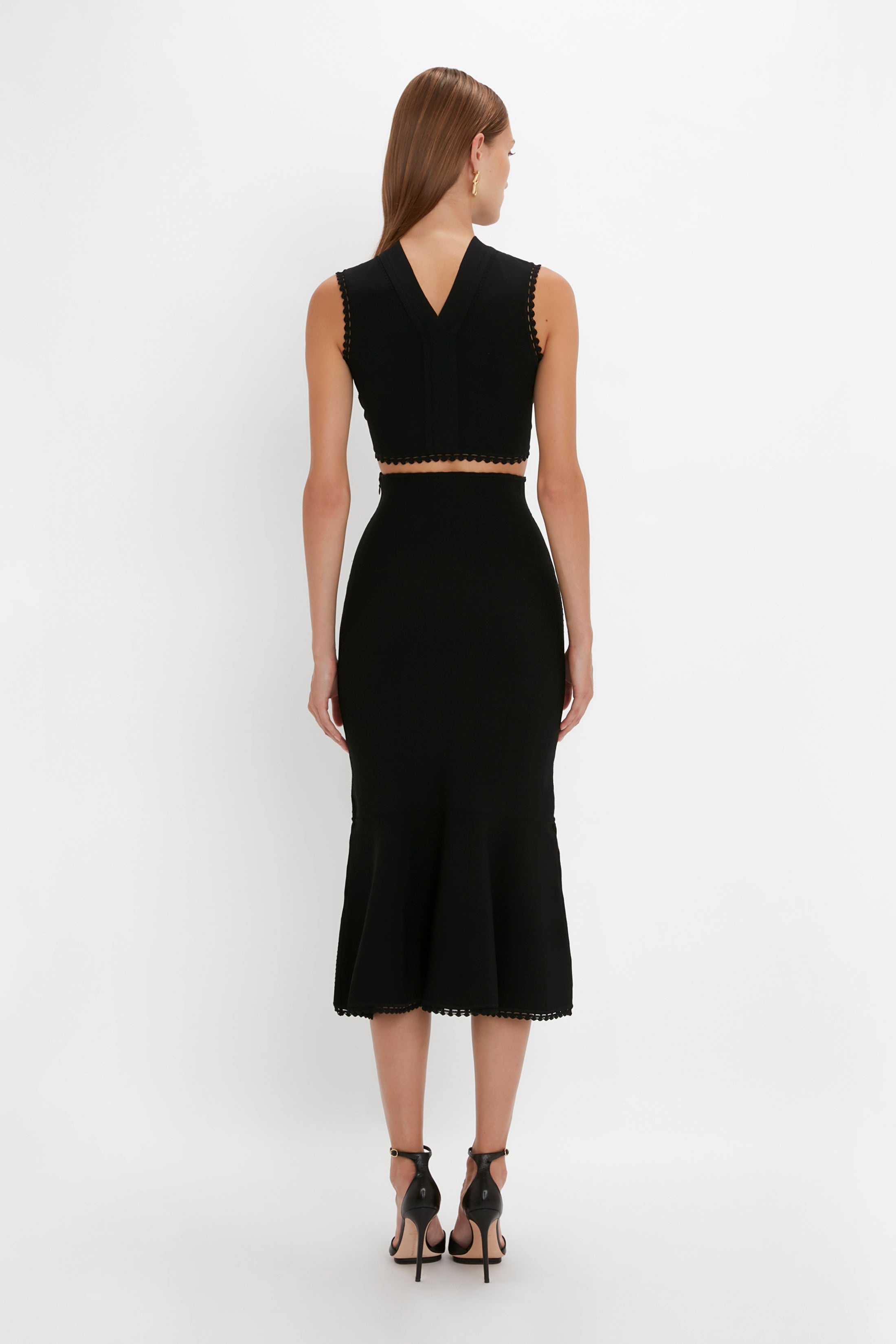 VB Body Scallop Trim Tank Top In Black - 4
