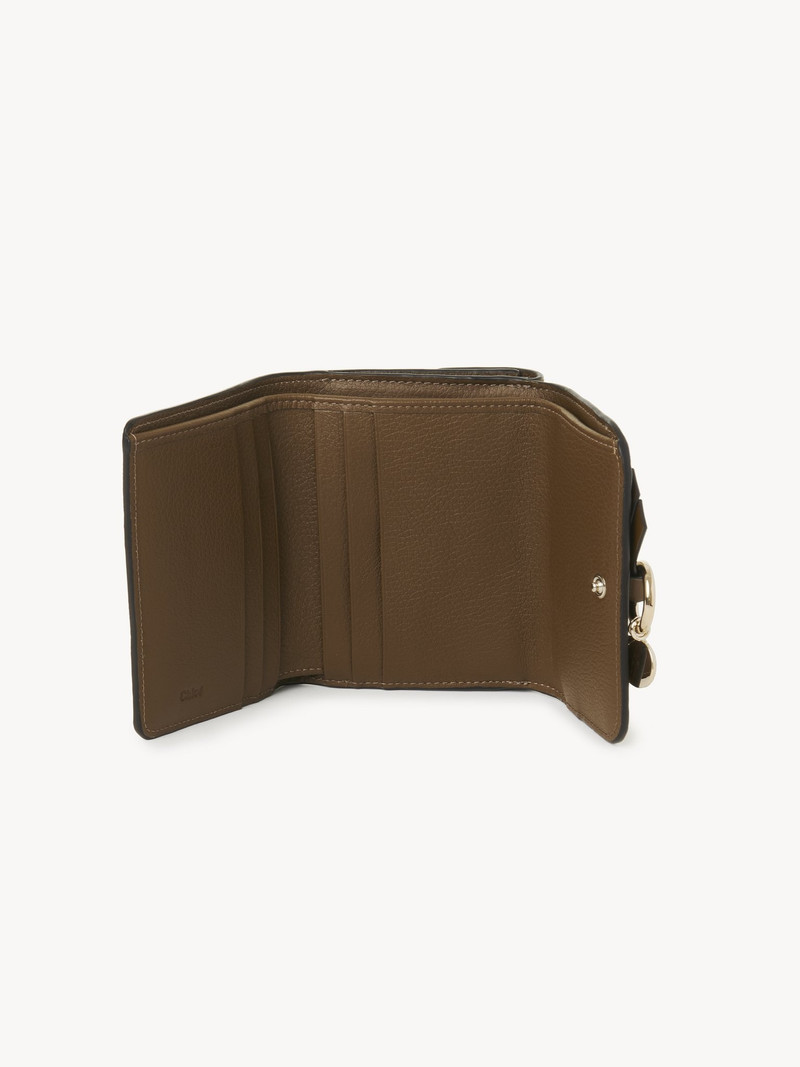 Chloé SMALL ALPHABET TRI-FOLD IN GRAINED LEATHER outlook