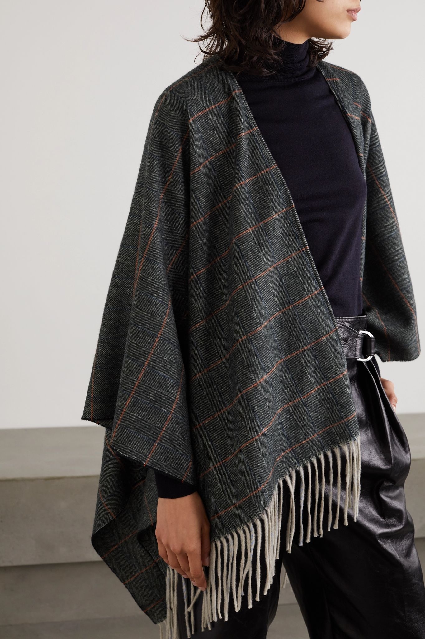 Fringed checked wool wrap - 2