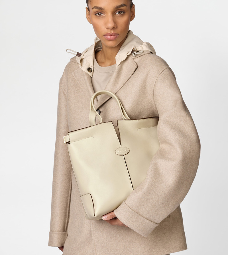 Tod's TOD'S DI BAG FOLIO IN LEATHER SMALL - OFF WHITE outlook