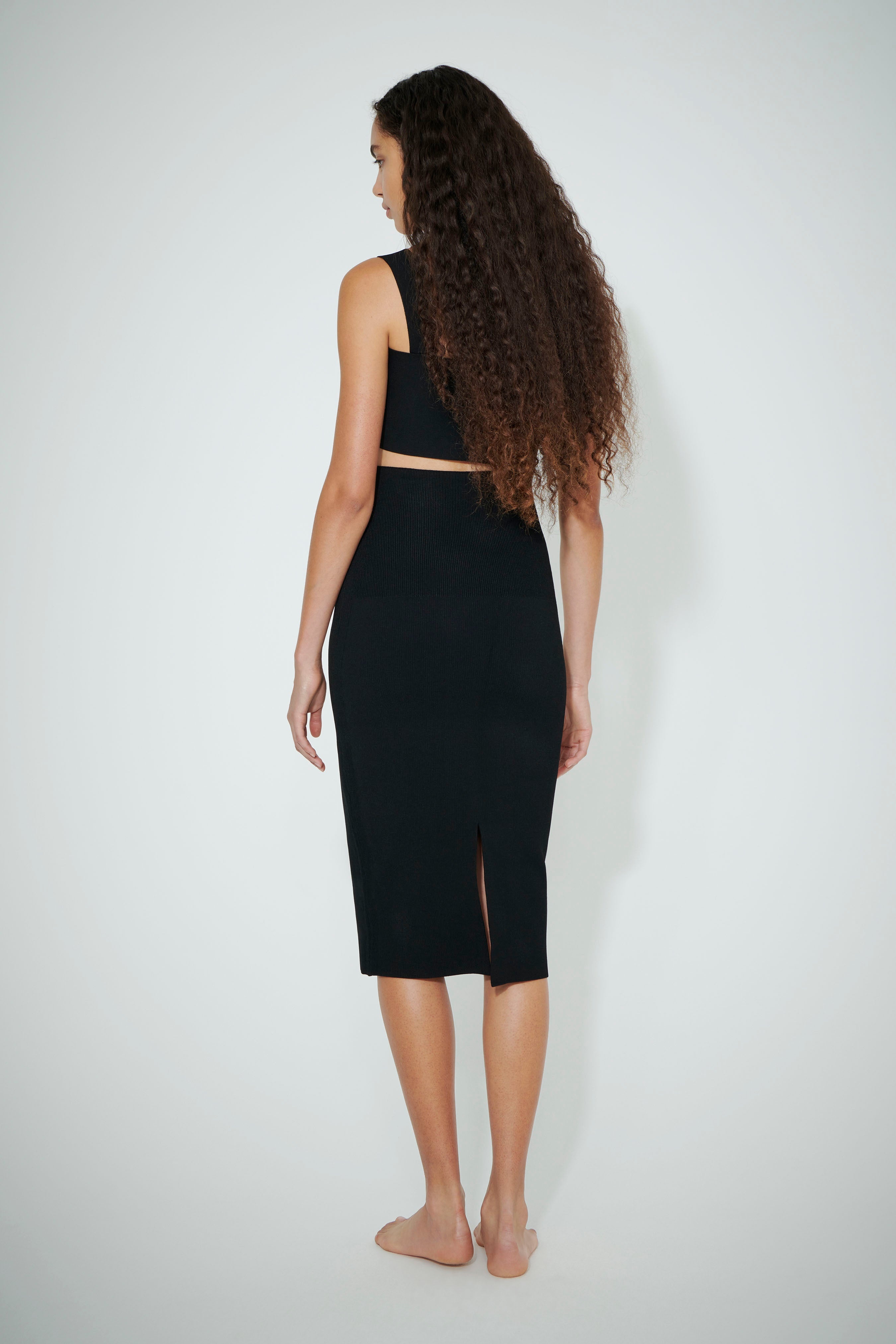 VB Body Midi Skirt in Black - 4