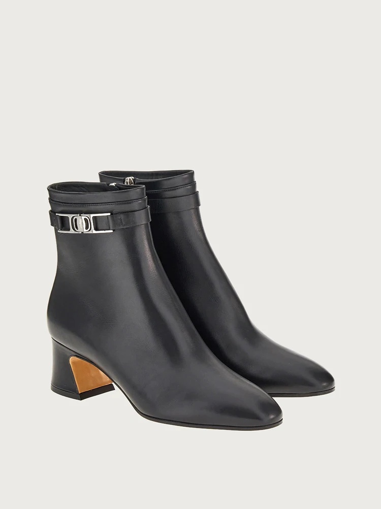 VARA CHAIN ANKLE BOOT - 6