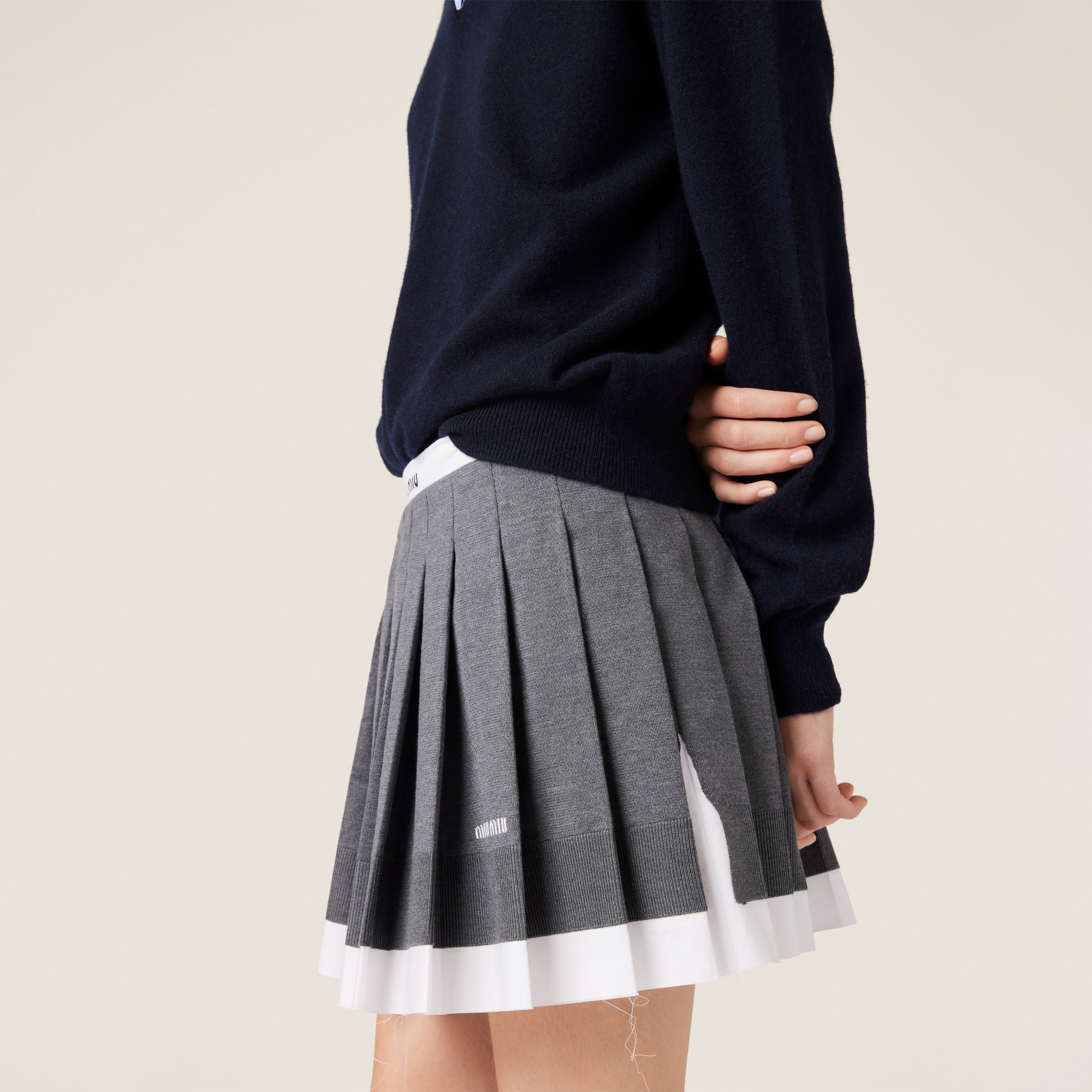 ミニスカート MiuMiu Dark grey silk blend mini skirt Miu Miu Dark Grey Silk Blend Mini Skirt | italist | REVERSIBLE