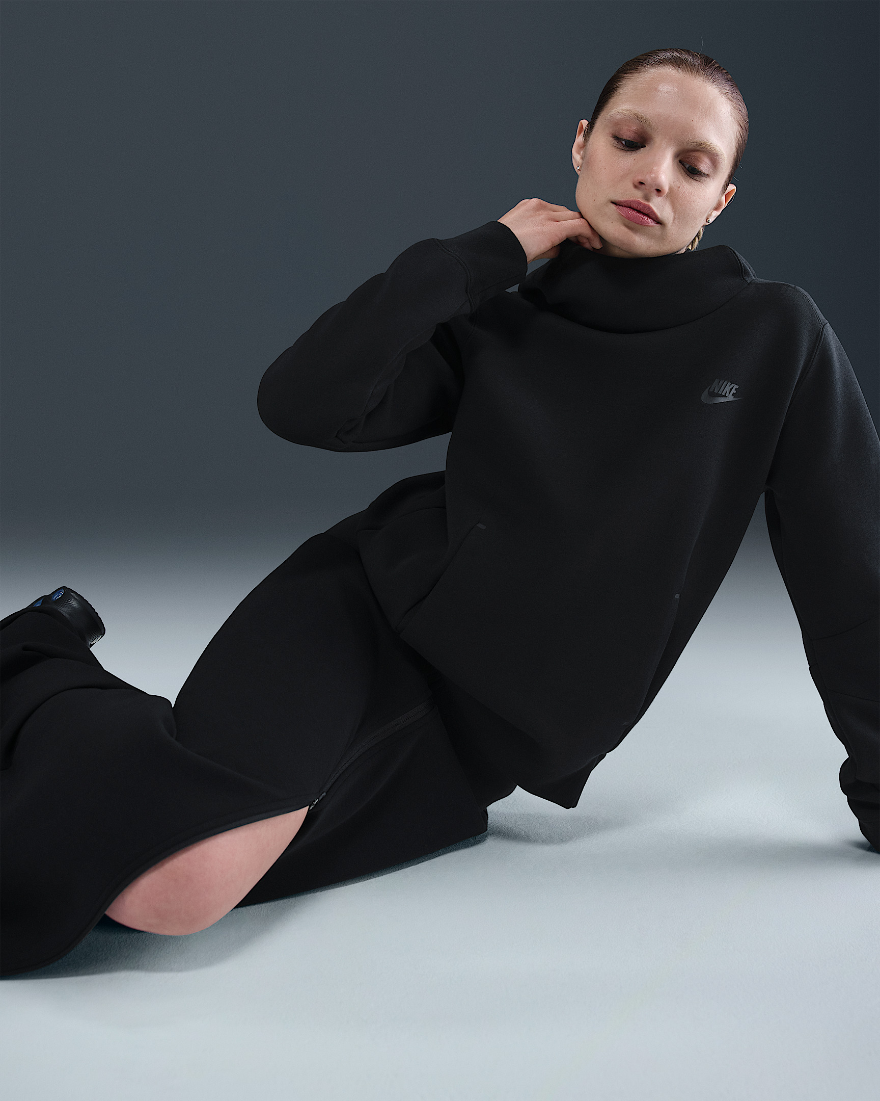 Nike Sportswear Tech Fleece Women's Hoodie - 3