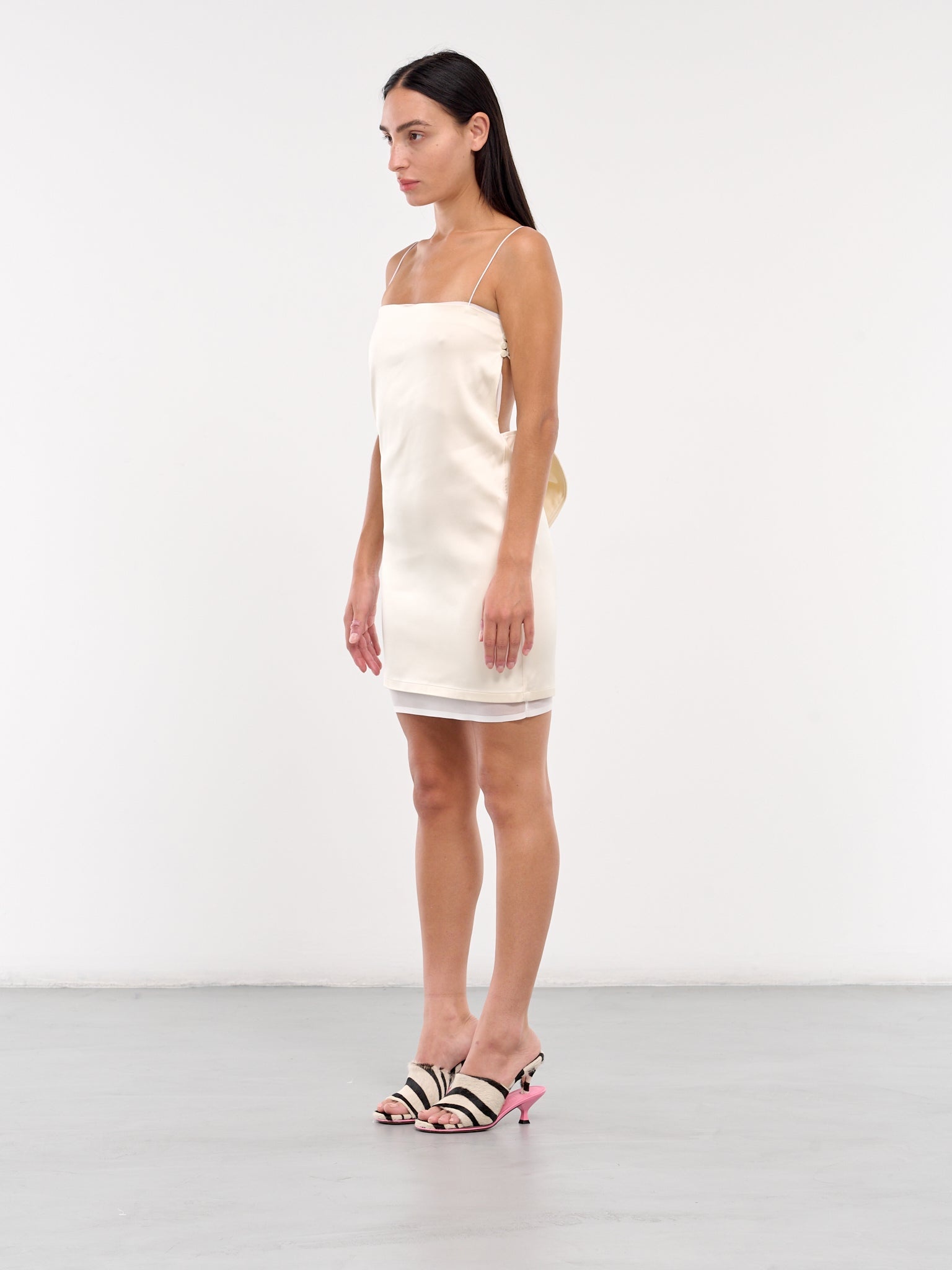 【関税＆送料込み】Jacquemus La Robe Elica Viscose Dress Black La Casa 'La robe Elica' Minidress by JACQUEMUS on Sale