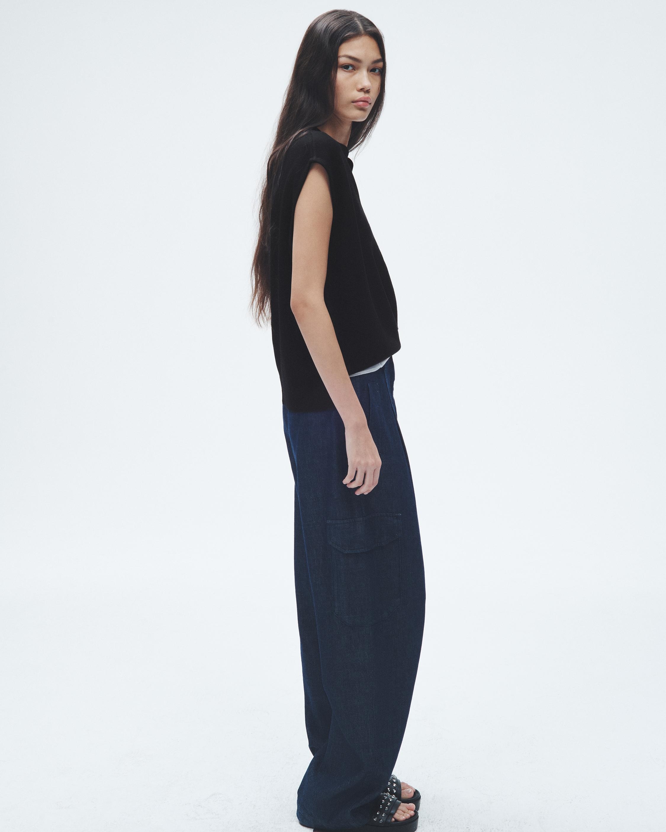 Joy Merino Wool Vest
Relaxed Fit - 4