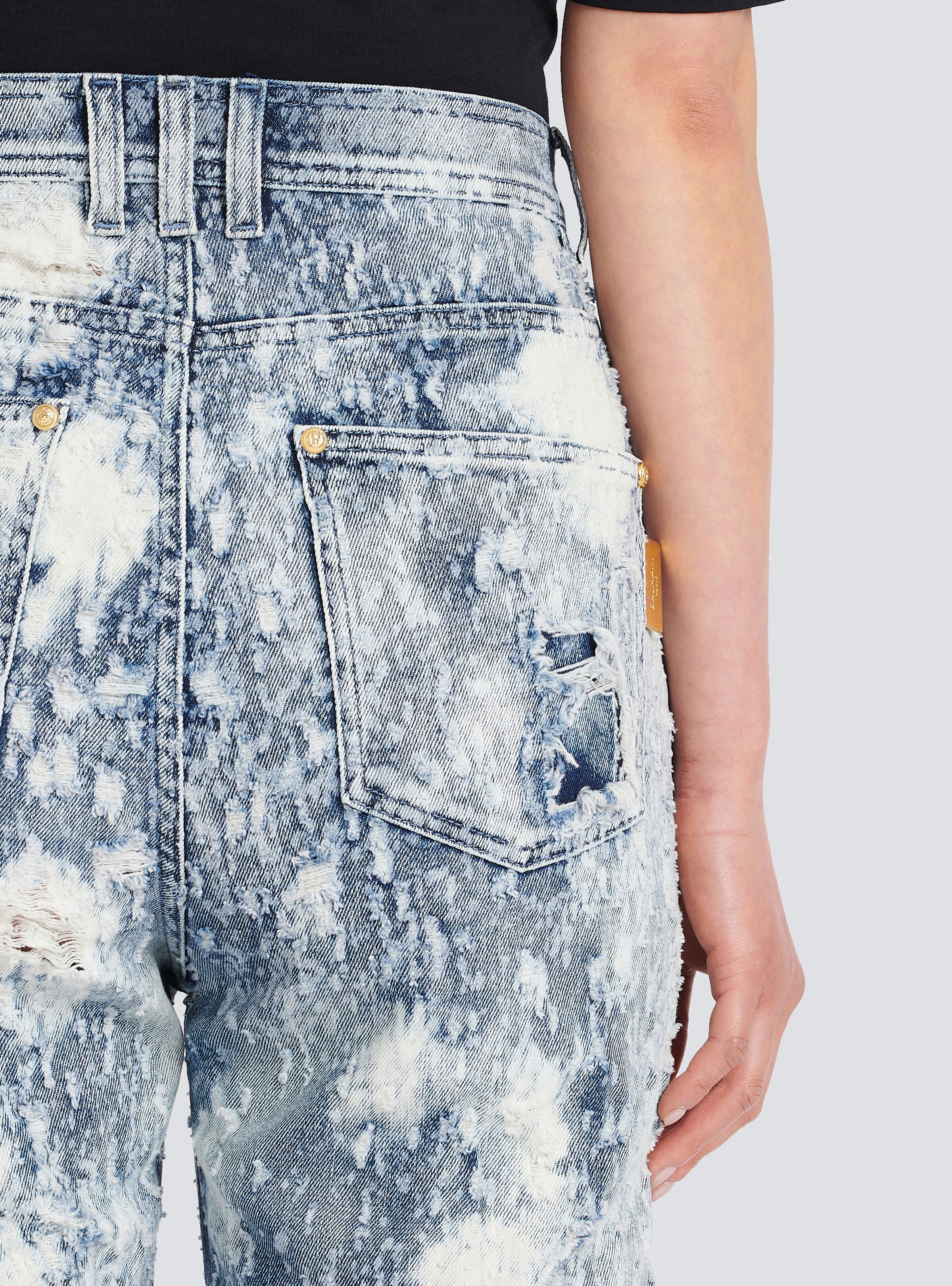 Destroyed faded boyfriend cut jeans - 7