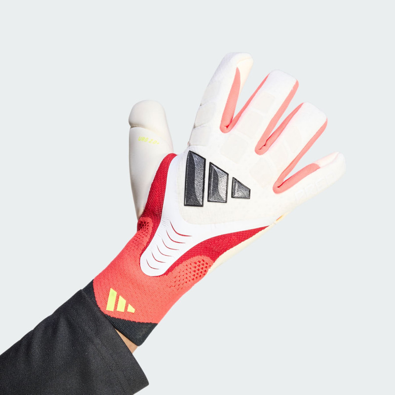 PREDATOR GOALKEEPER GLOVE PRO 3