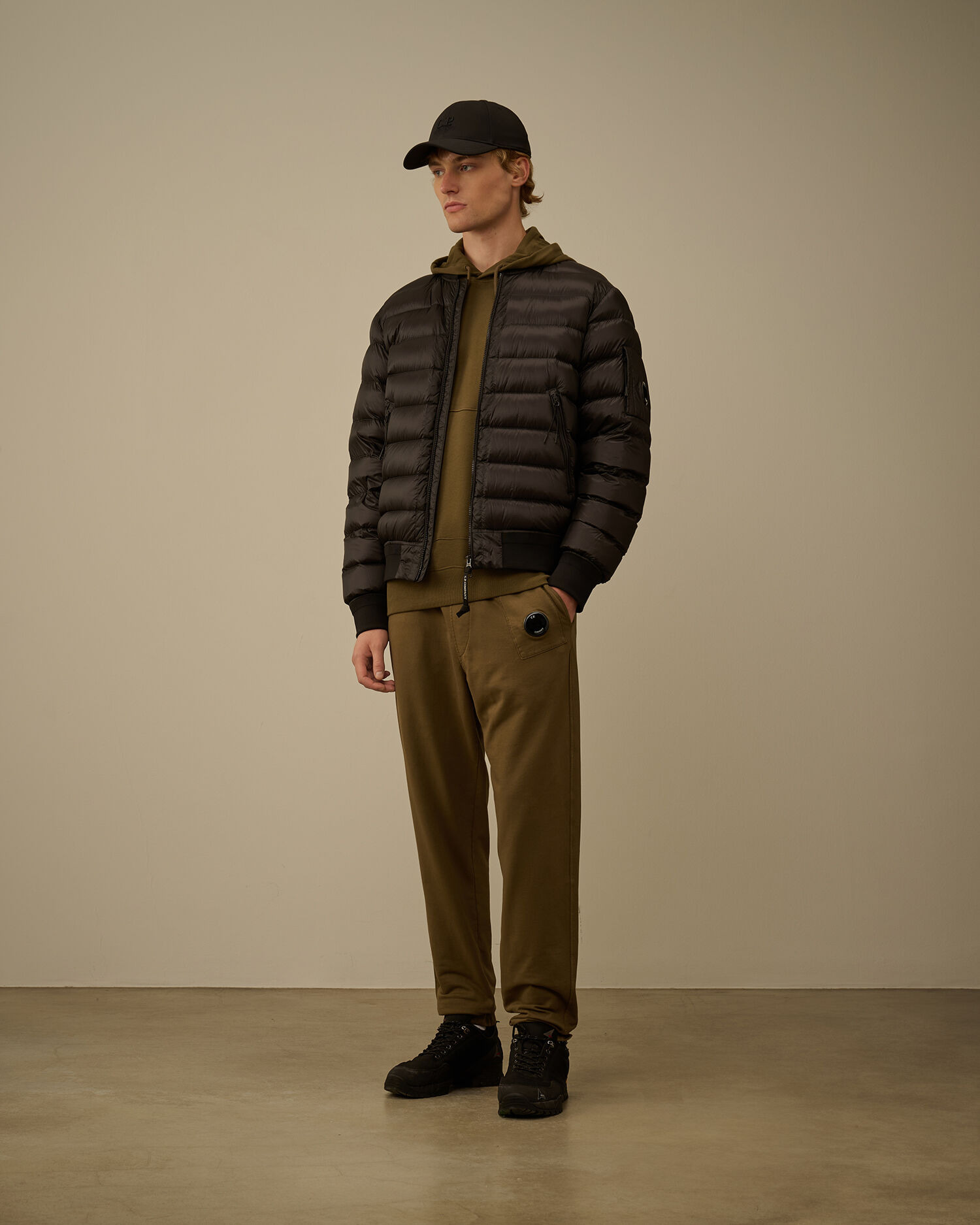 Diagonal Raised Fleece Hooded Lens Sweatshirt - 2