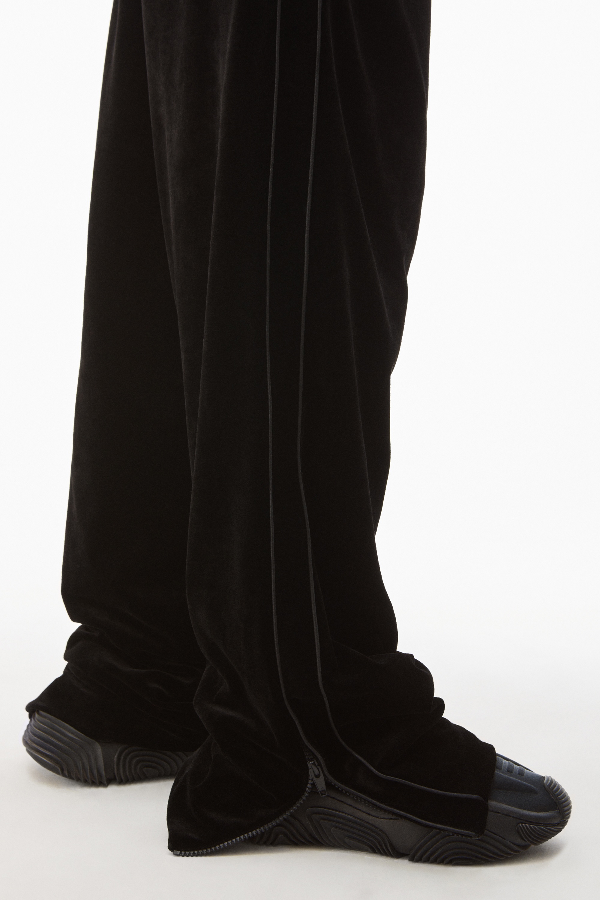 TRACK PANT IN CRUSHED VELOUR - 6