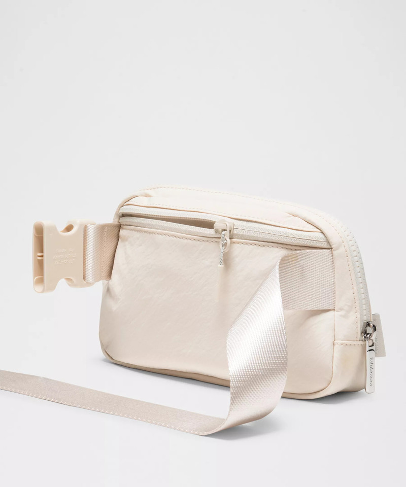 Everywhere Belt Bag 1L 4