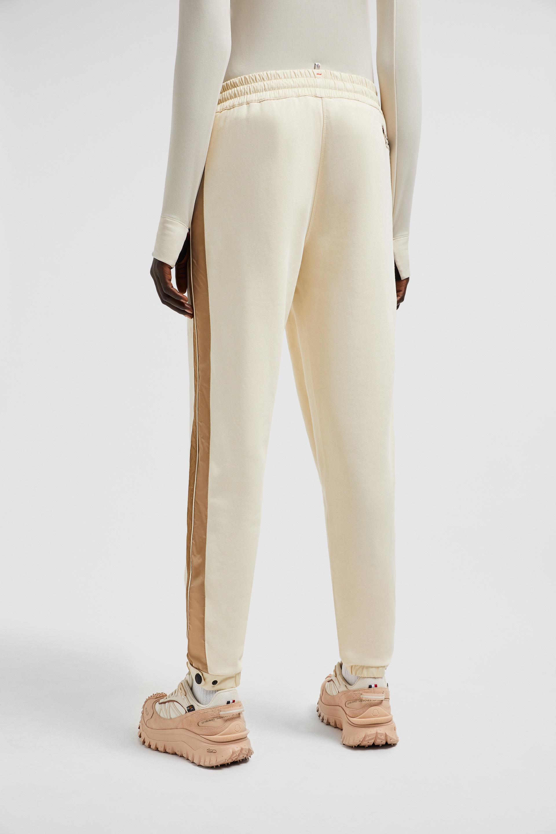 Padded Mountain Logo Sweatpants - 5