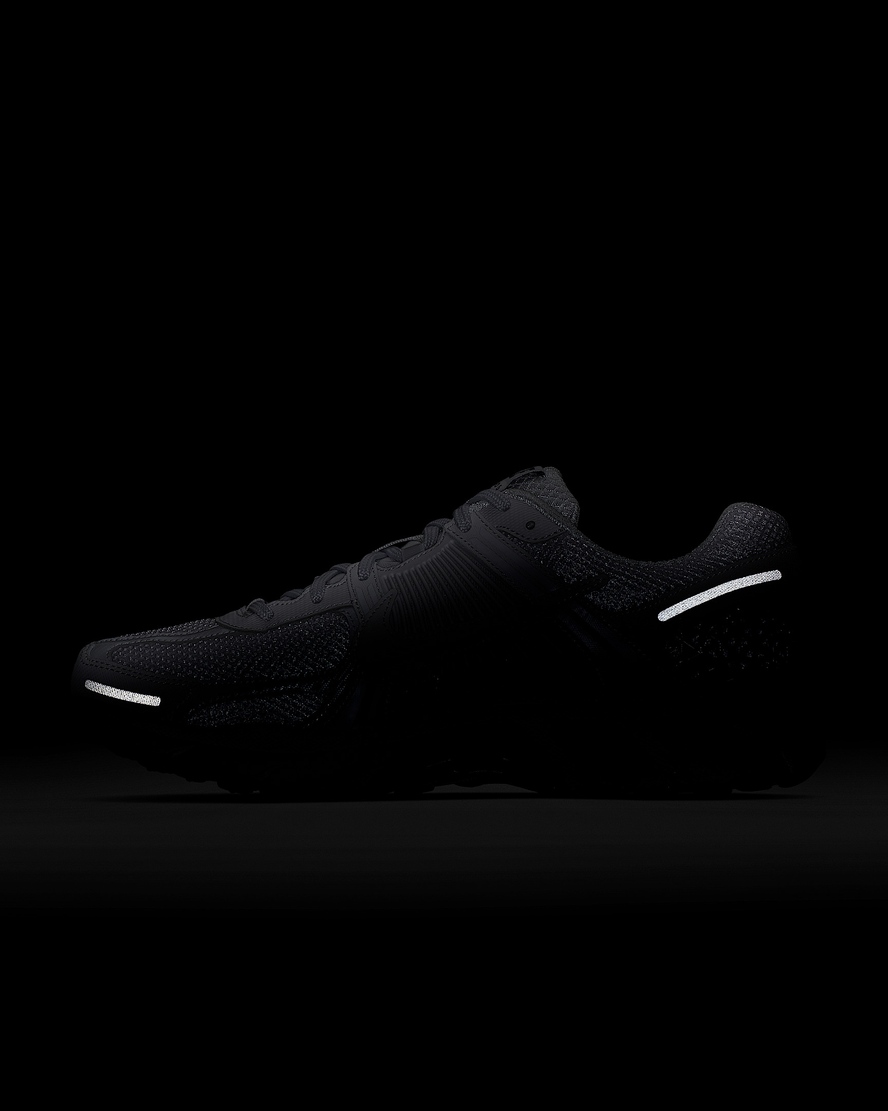 Nike Men's Zoom Vomero 5 Shoes - 8