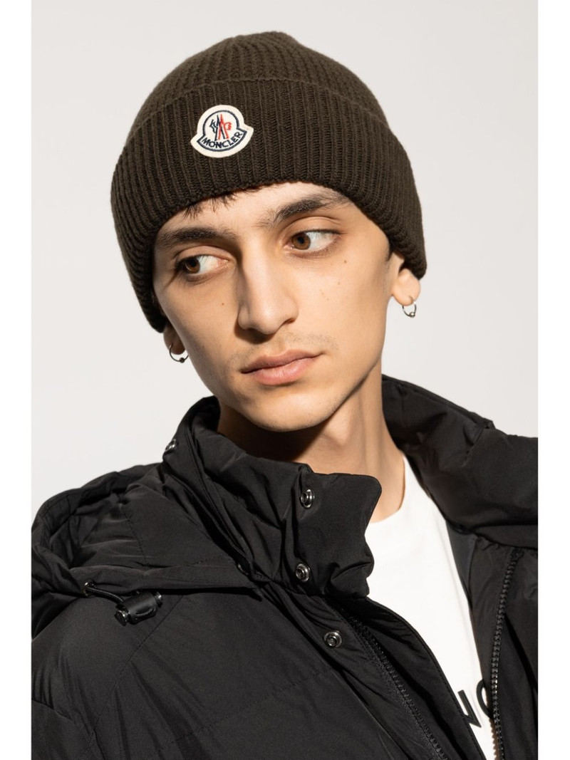 Moncler logo-appliqué beanie outlook