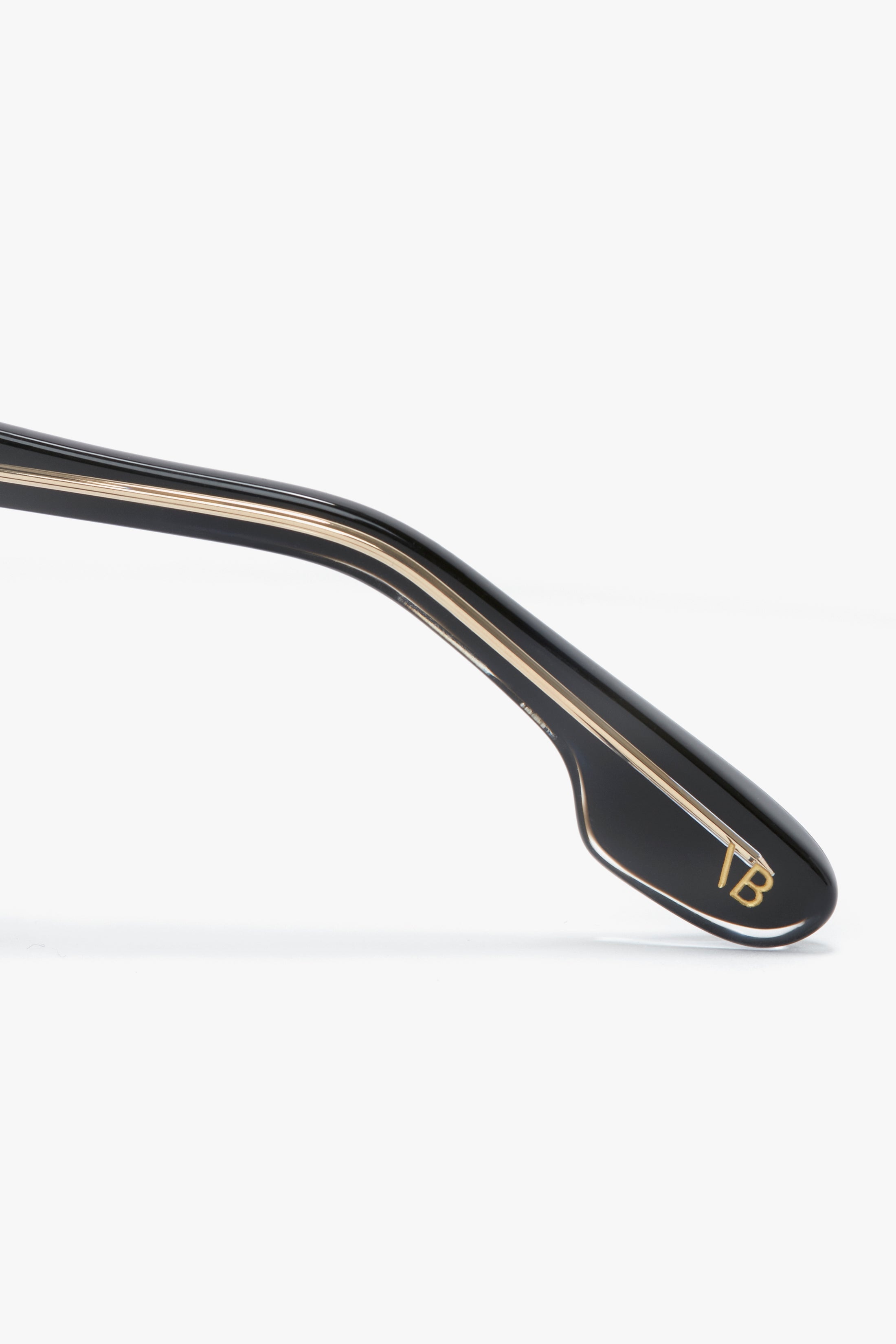Soft Square Frame Sunglasses In Black - 5