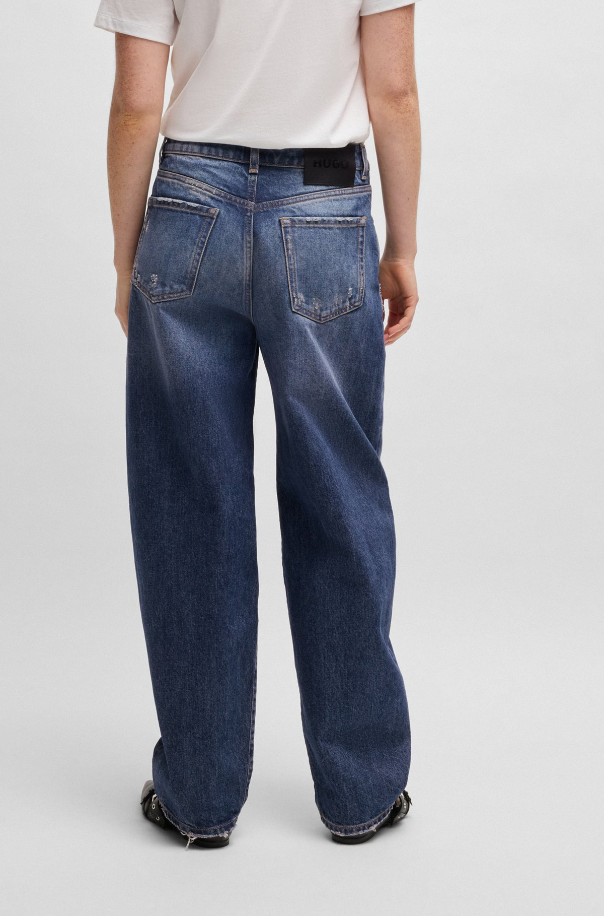 TAPERED-FIT JEANS WITH BARREL LEG - 4