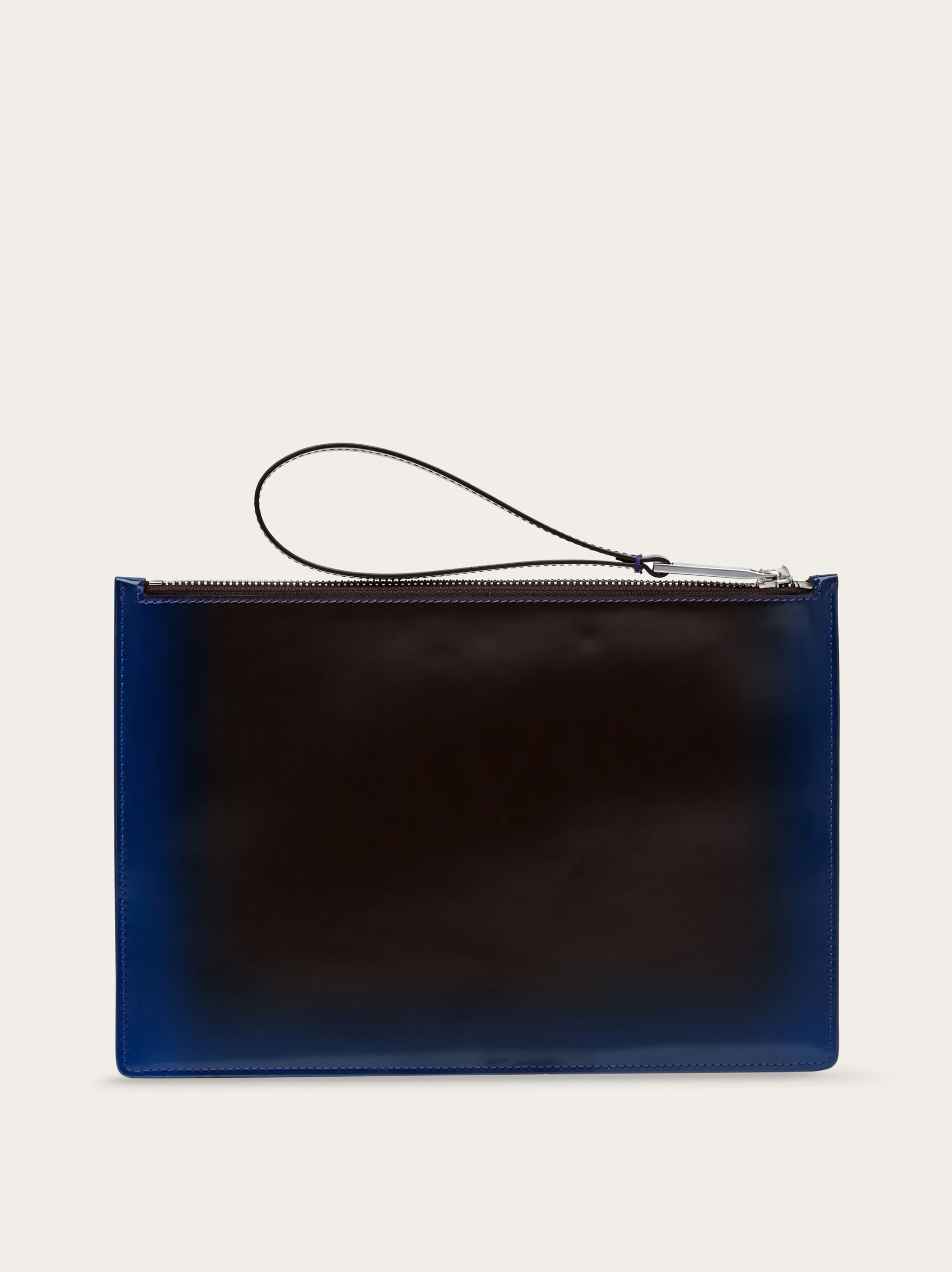 Item holder with nuanced detailing - 3