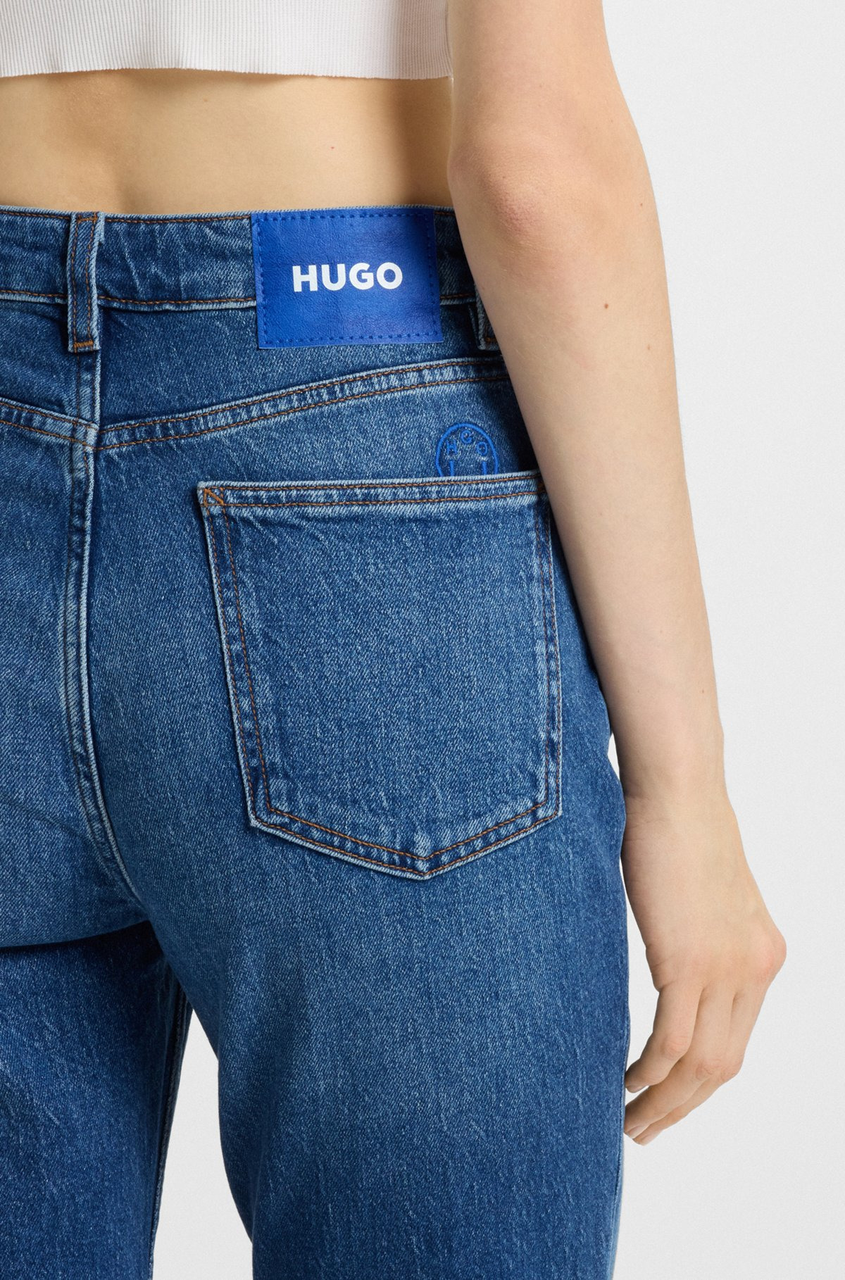 MOM JEANS IN MEDIUM-BLUE STRETCH DENIM - 5
