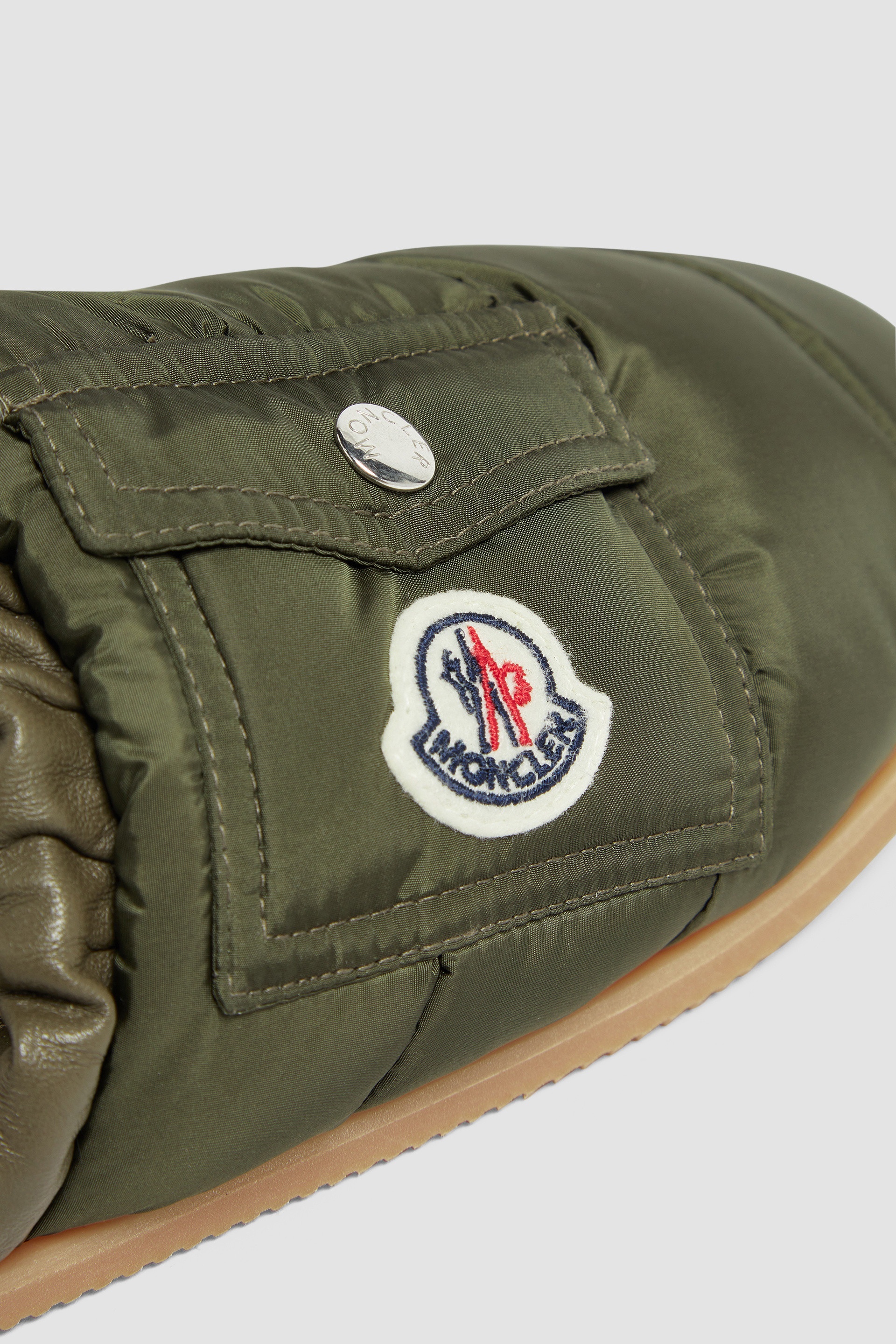 関税込★VIP価格【MONCLER】Mon Pocket Padded Leather Mules Moncler Mon Pocket Padded Leather Mules | REVERSIBLE