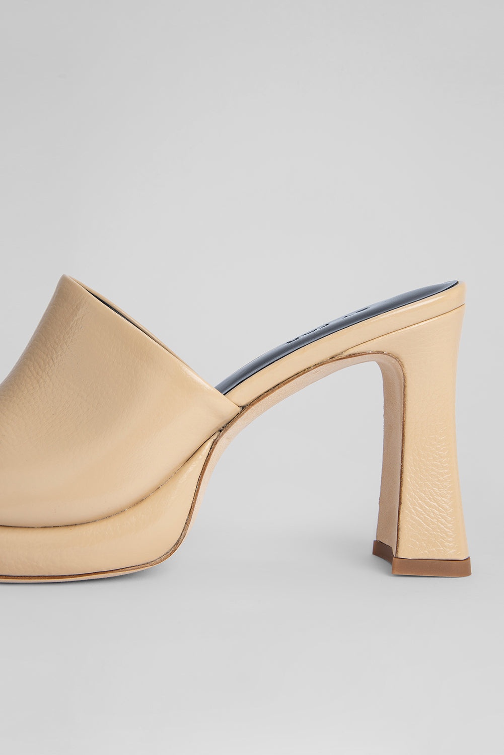 Beliz Sand Gloss Grained Leather - 4
