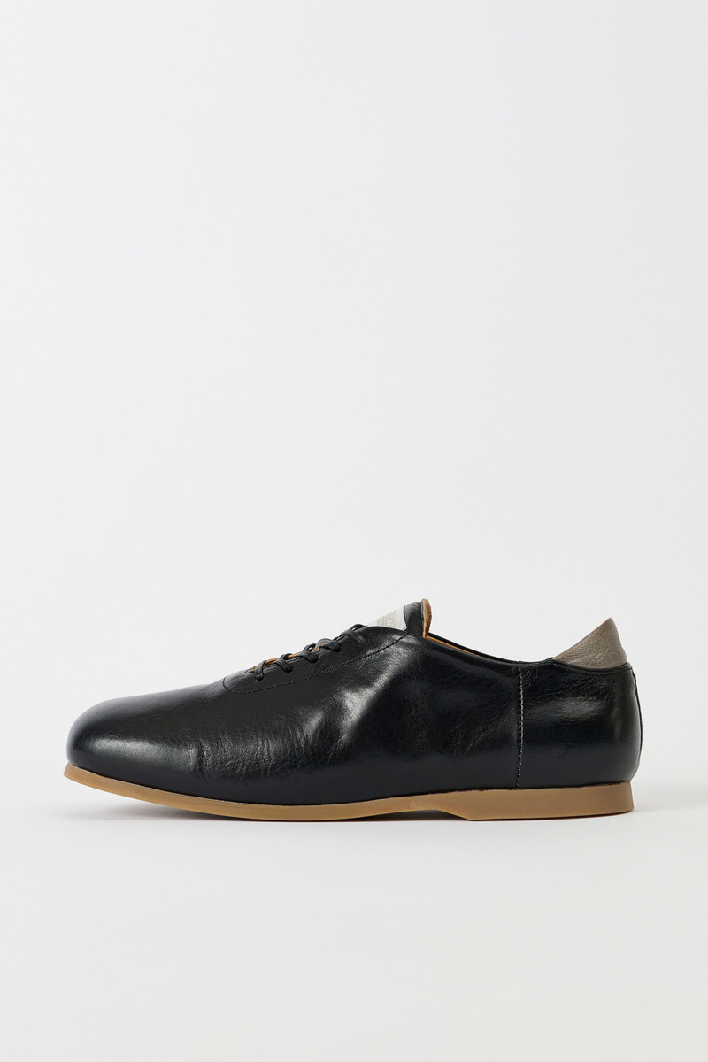 Sneak In Deep Marine Leather 1