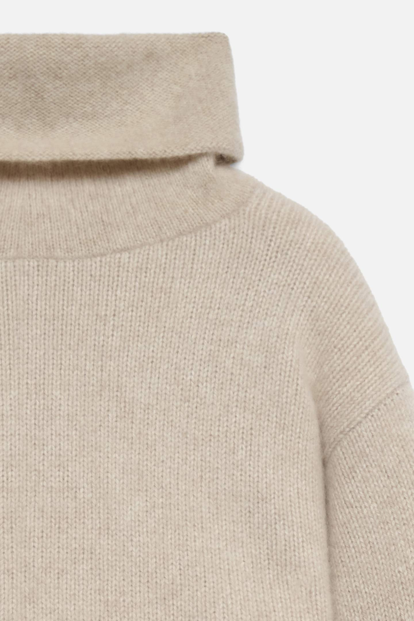 WOMEN'S SLOUCHY TURTLENECK - 2