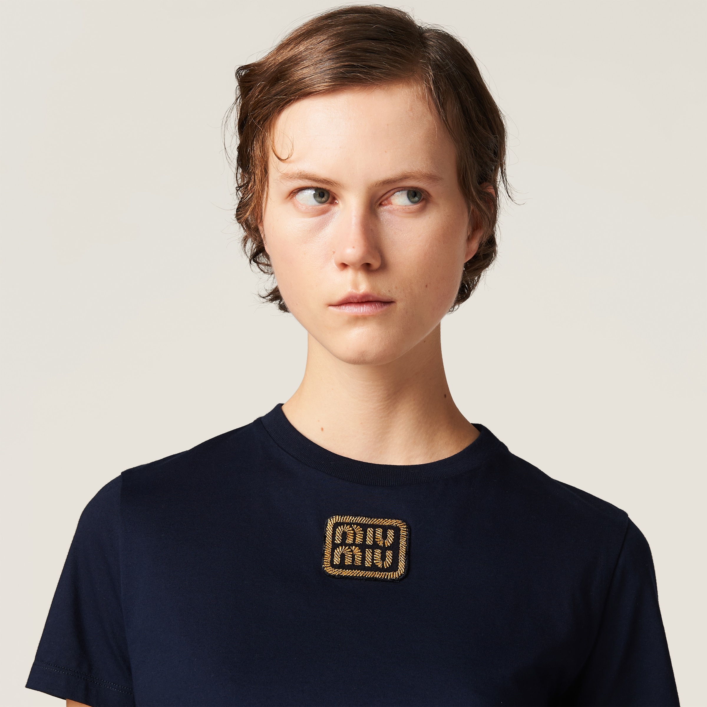 関税込【MIU MIU】COTTON REVERSIBLE T-SHIRT Miu Miu Embroidered cotton jersey T-shirt | REVERSIBLE